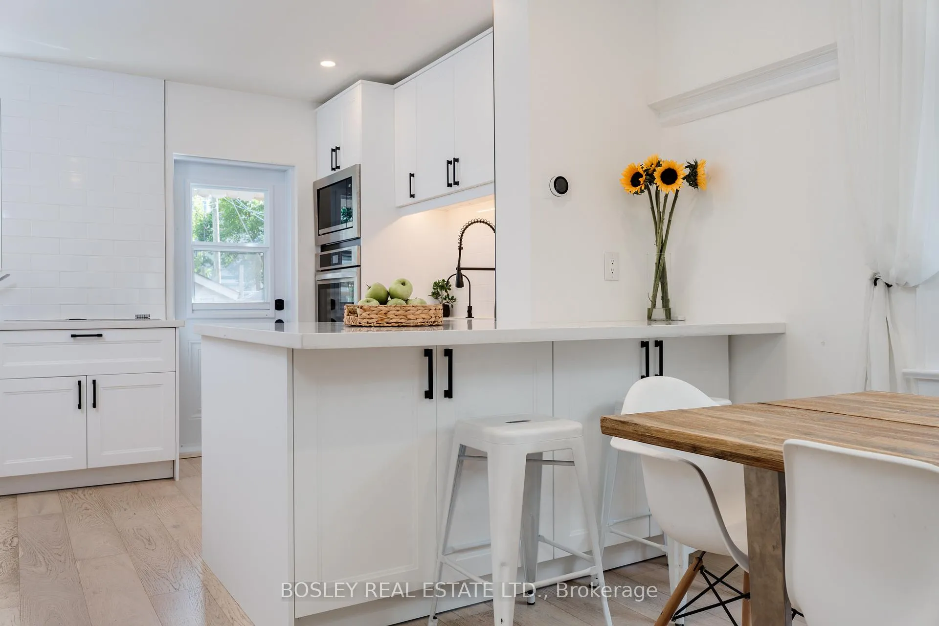 Photo 14 of 757 Sammon Avenue, Toronto, Danforth Village-East York — HOMEH
