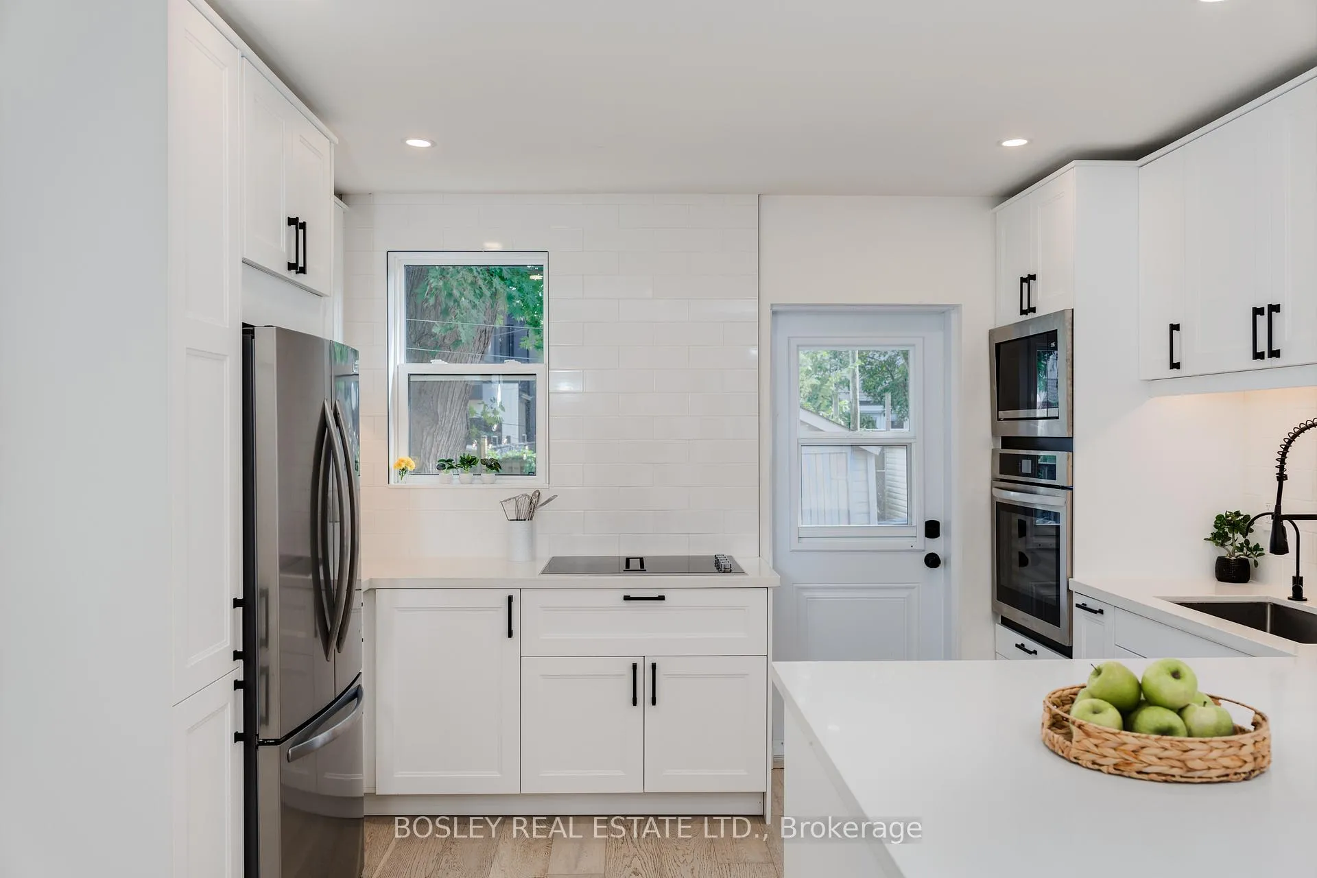 Photo 15 of 757 Sammon Avenue, Toronto, Danforth Village-East York — HOMEH