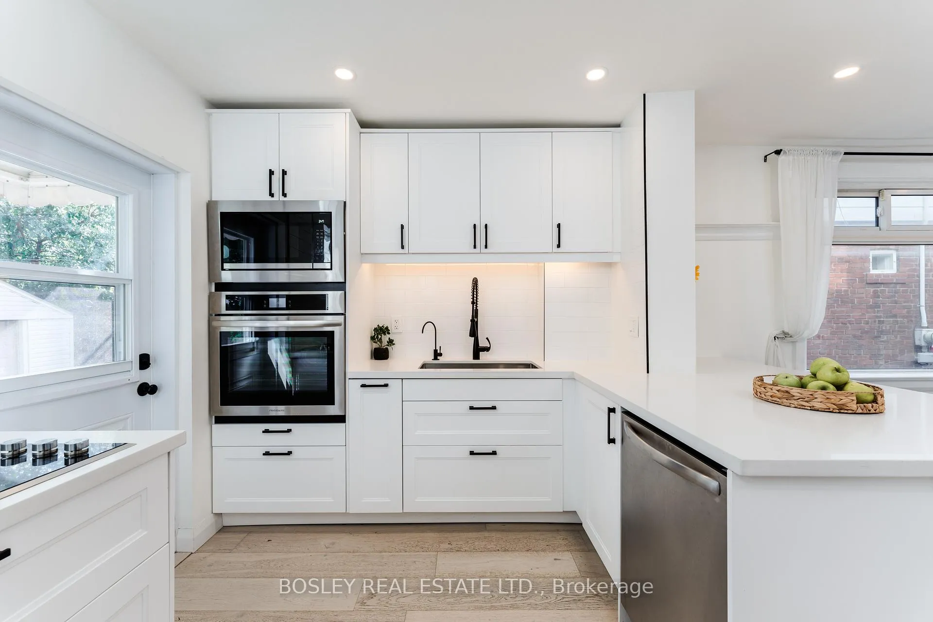 Photo 18 of 757 Sammon Avenue, Toronto, Danforth Village-East York — HOMEH