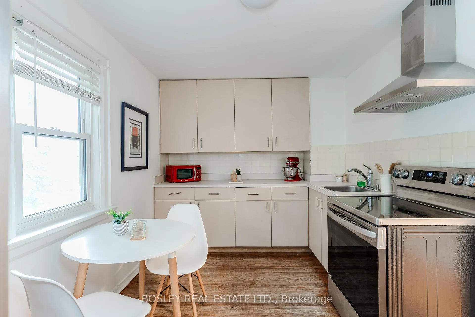 Photo 21 of 757 Sammon Avenue, Toronto, Danforth Village-East York — HOMEH