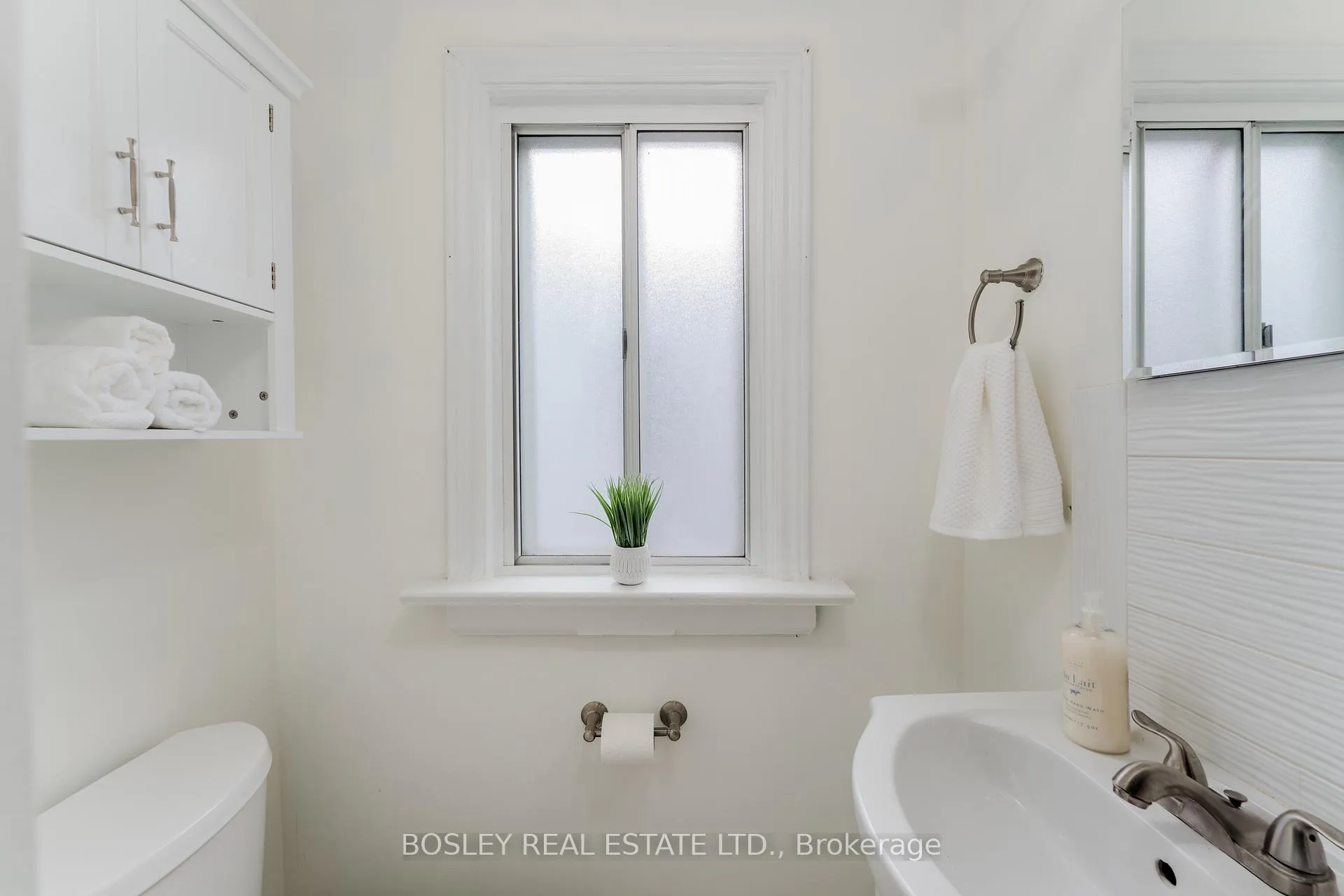 Photo 29 of 757 Sammon Avenue, Toronto, Danforth Village-East York — HOMEH