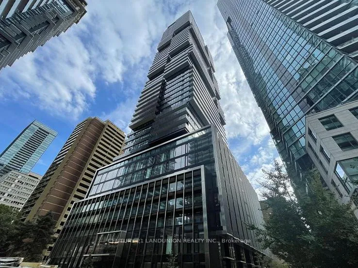 Front of Unit 2512, 55 Charles Street E