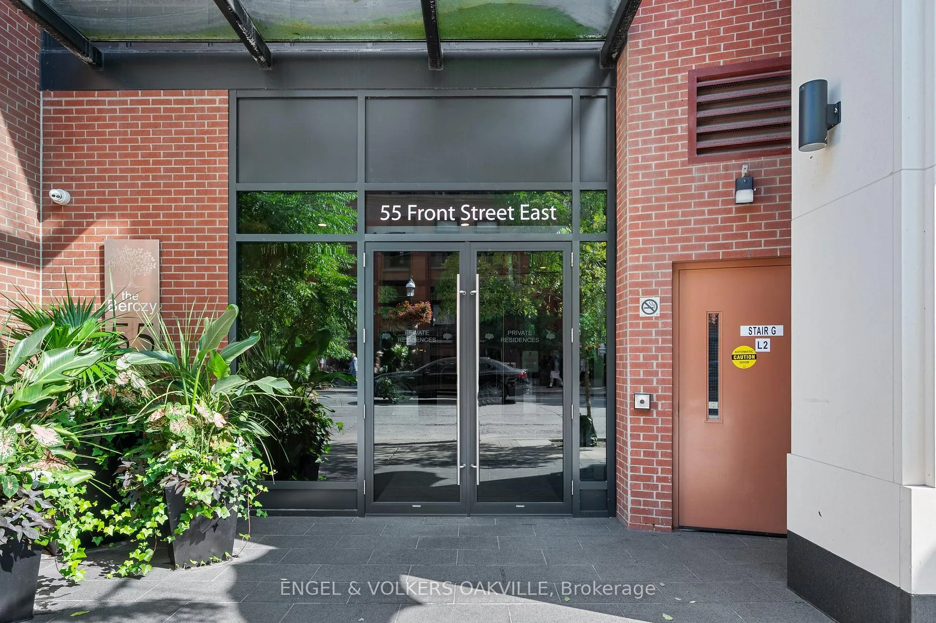 Photo 3 of Unit 815, 55 Front Street E, Toronto, Waterfront Communities — HOMEH