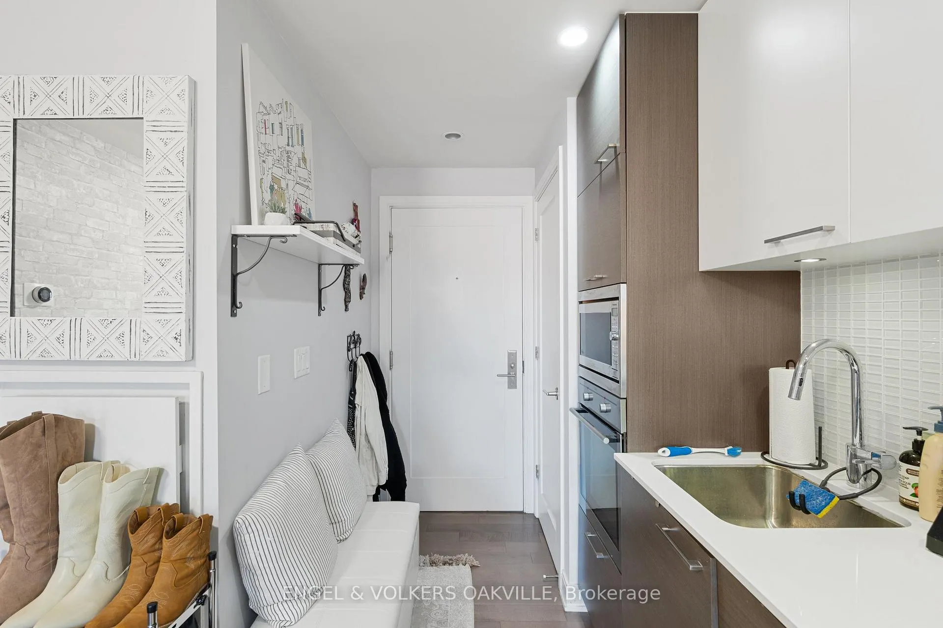 Photo 4 of Unit 815, 55 Front Street E, Toronto, Waterfront Communities — HOMEH