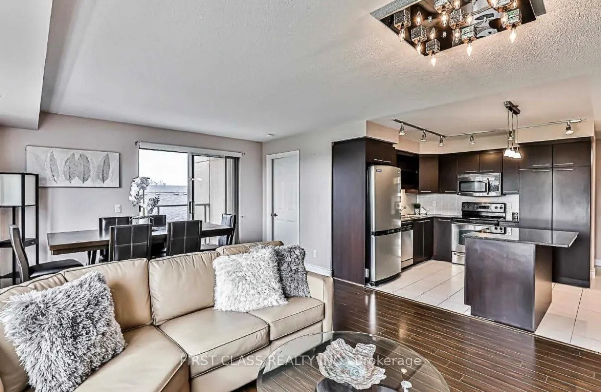 Photo 6 of Unit 616, 37 Galleria Parkway, Markham, Commerce Valley — HOMEH