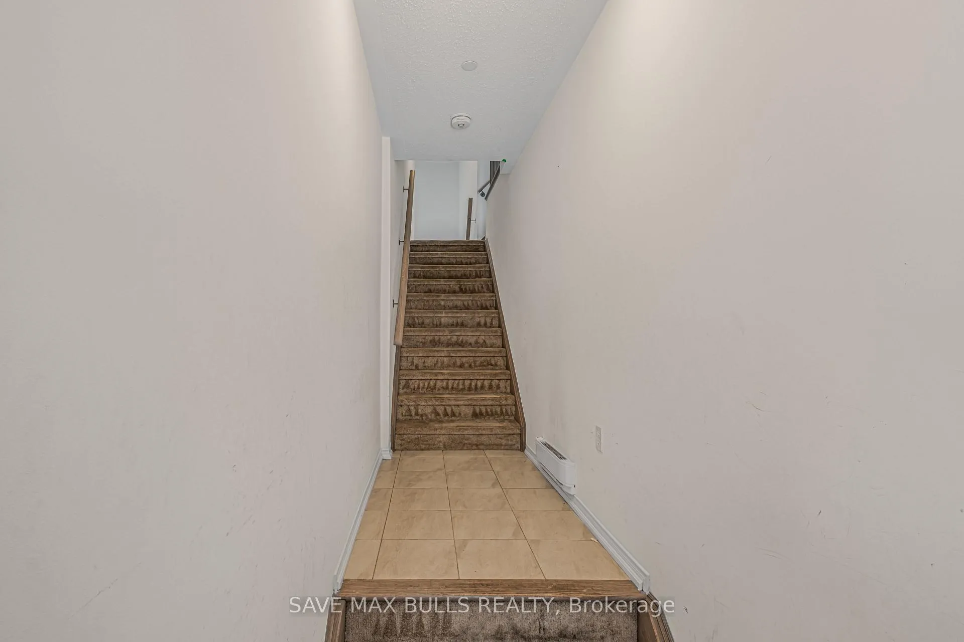 Photo 4 of 146 Giboulee Path, Oshawa, Windfields — HOMEH