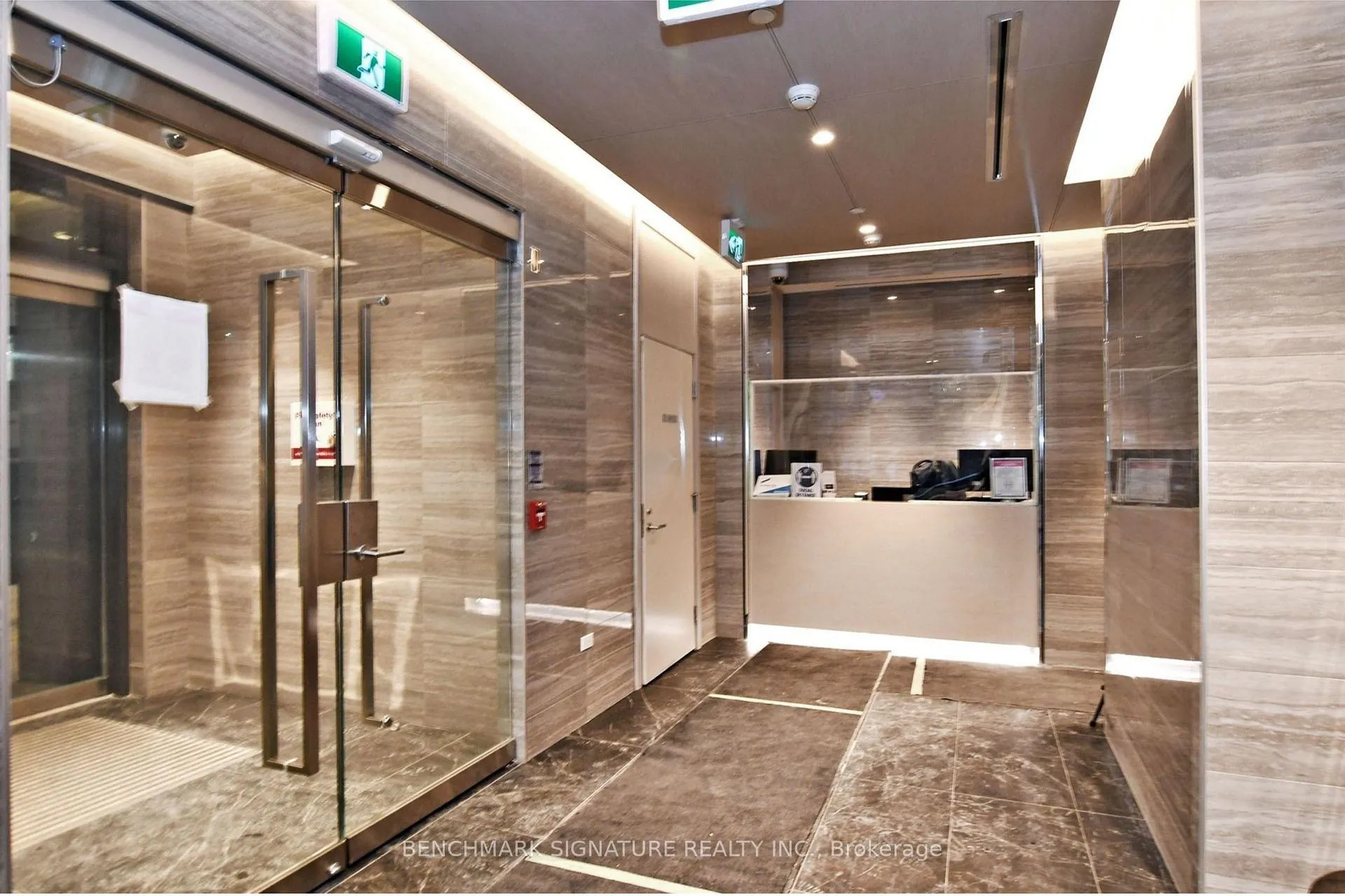 Photo 6 of Unit 918, 115 Blue Jays Way, Toronto, Waterfront Communities — HOMEH