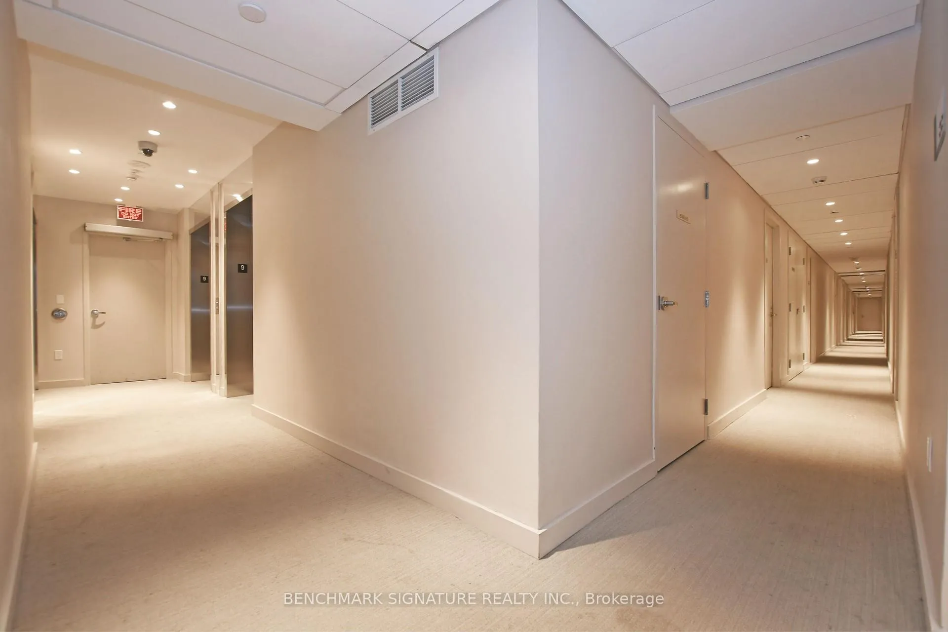 Photo 9 of Unit 918, 115 Blue Jays Way, Toronto, Waterfront Communities — HOMEH