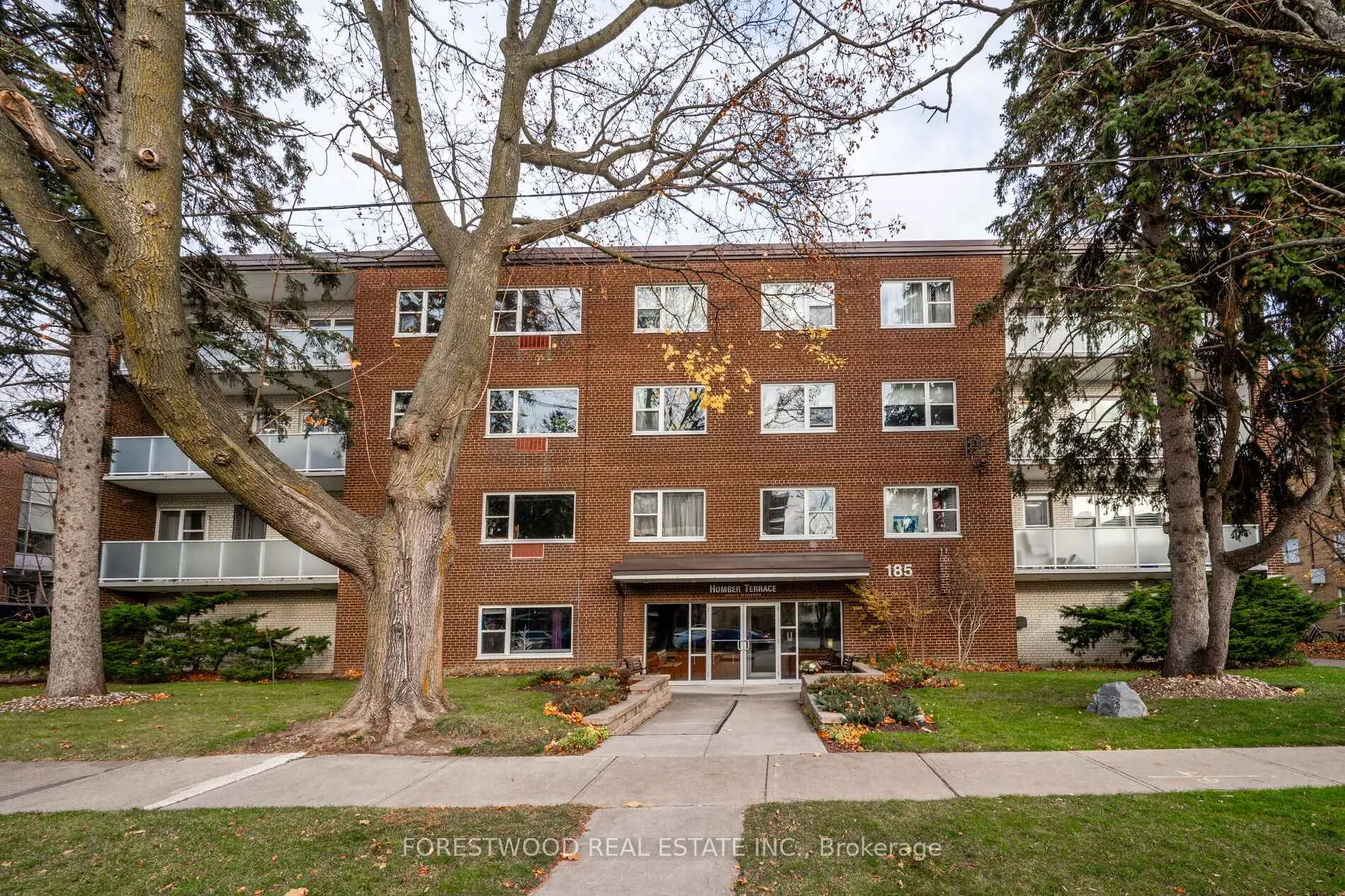 Front of Unit 301, 185 Stephen Drive