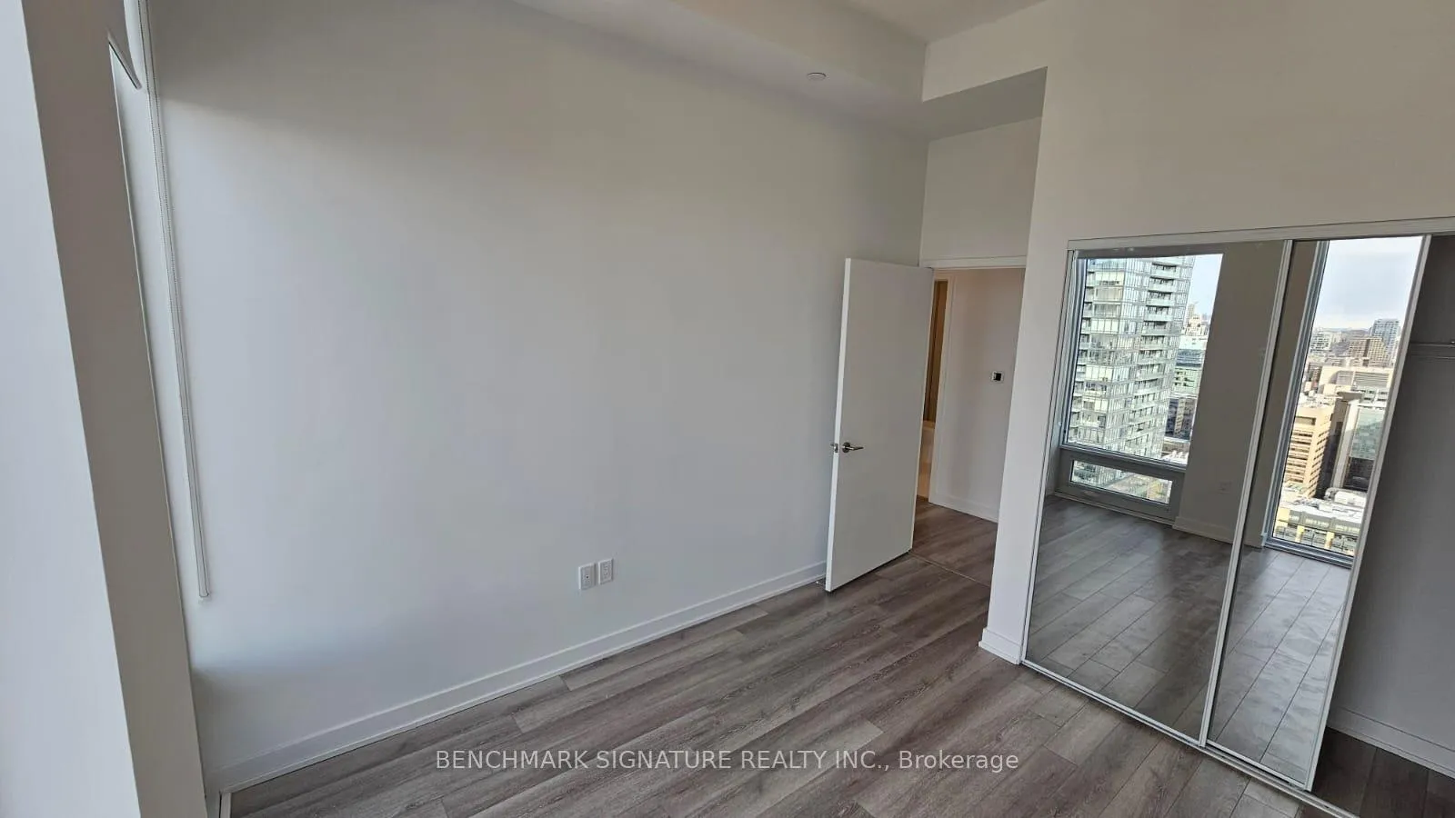 Photo 19 of Unit 3908, 238 Simcoe Street, Toronto, Kensington-Chinatown — HOMEH
