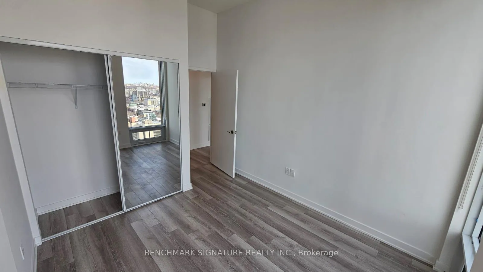 Photo 23 of Unit 3908, 238 Simcoe Street, Toronto, Kensington-Chinatown — HOMEH