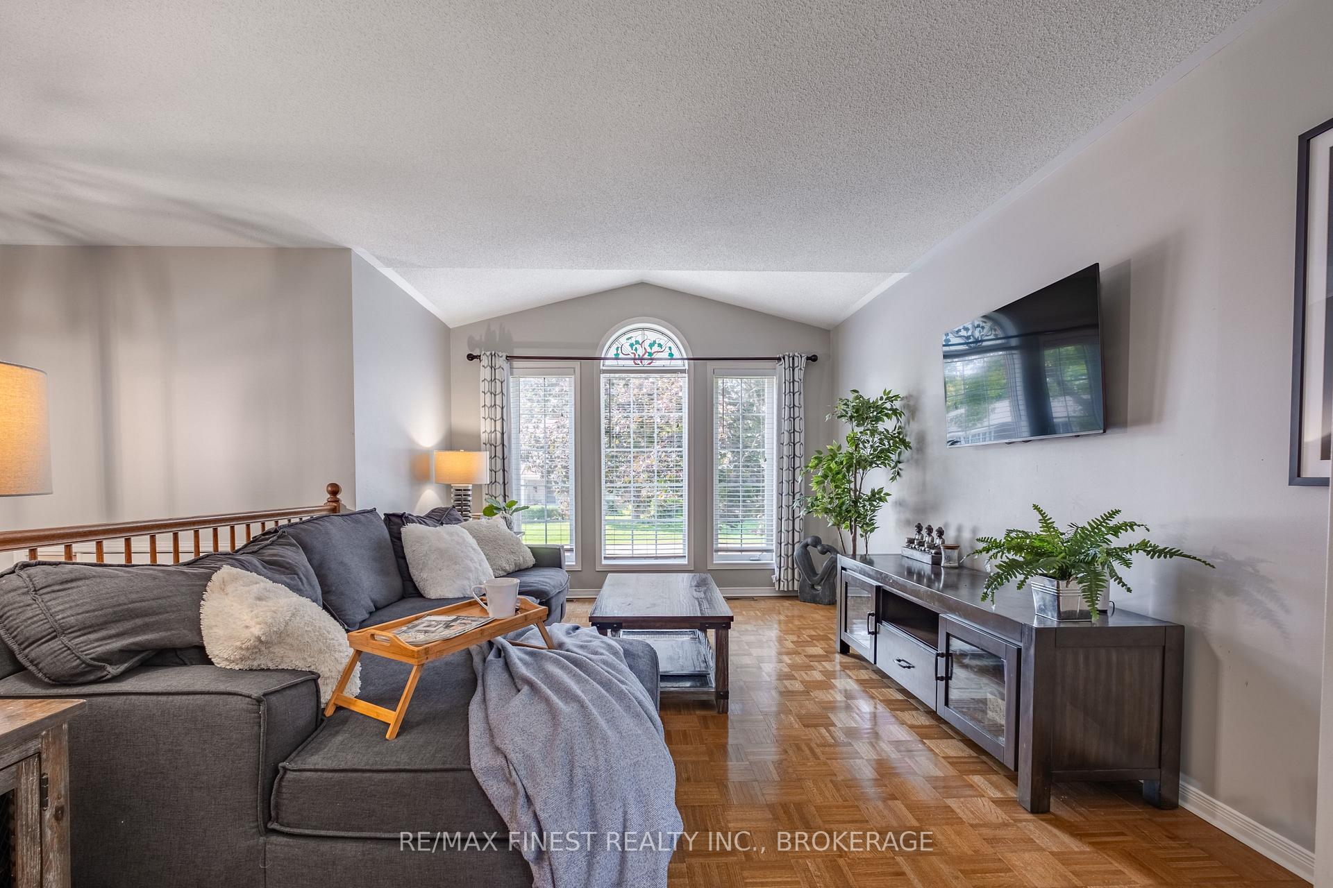 Photo 6 of 155 Elmwood Drive, Gananoque — HOMEH