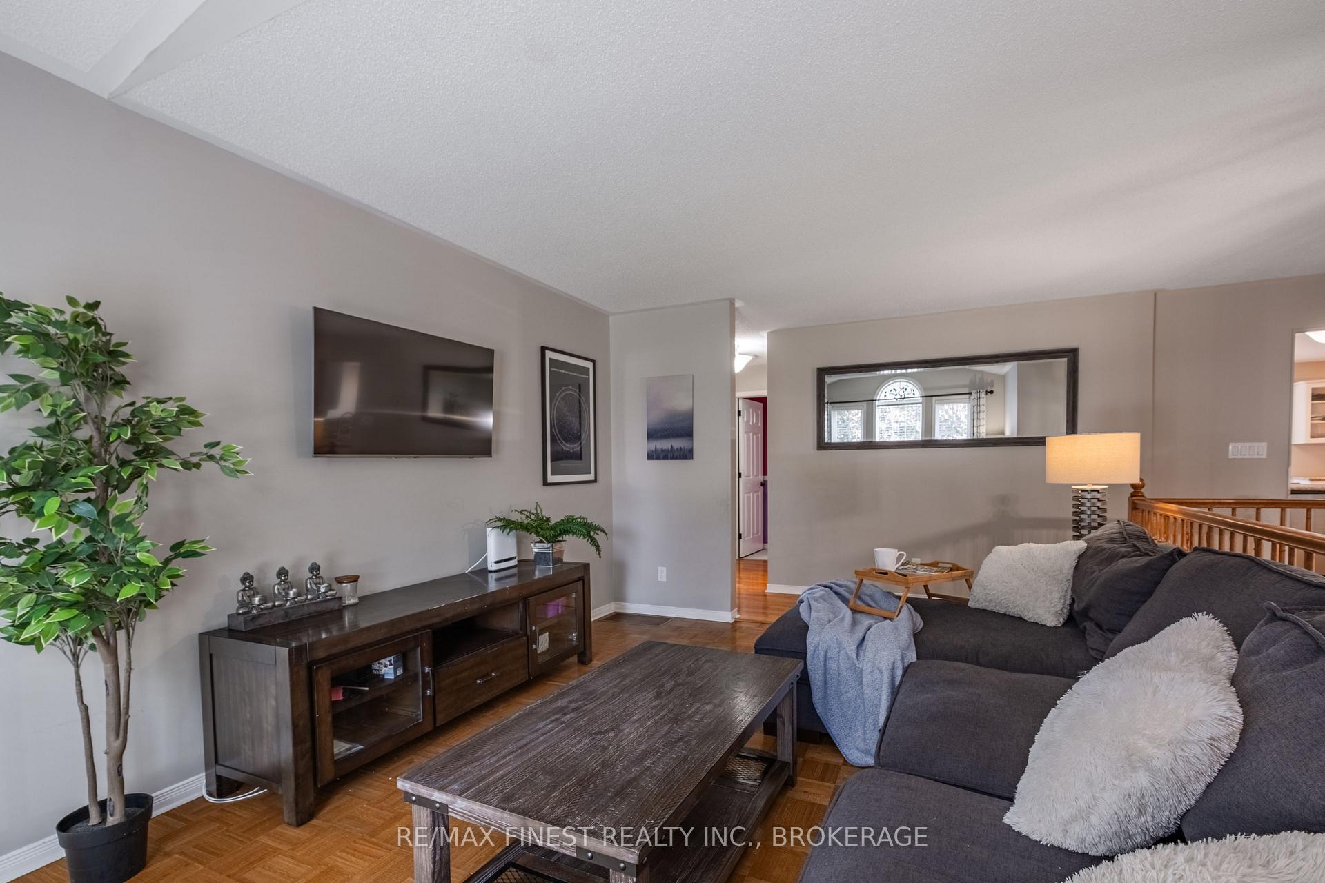 Photo 7 of 155 Elmwood Drive, Gananoque — HOMEH