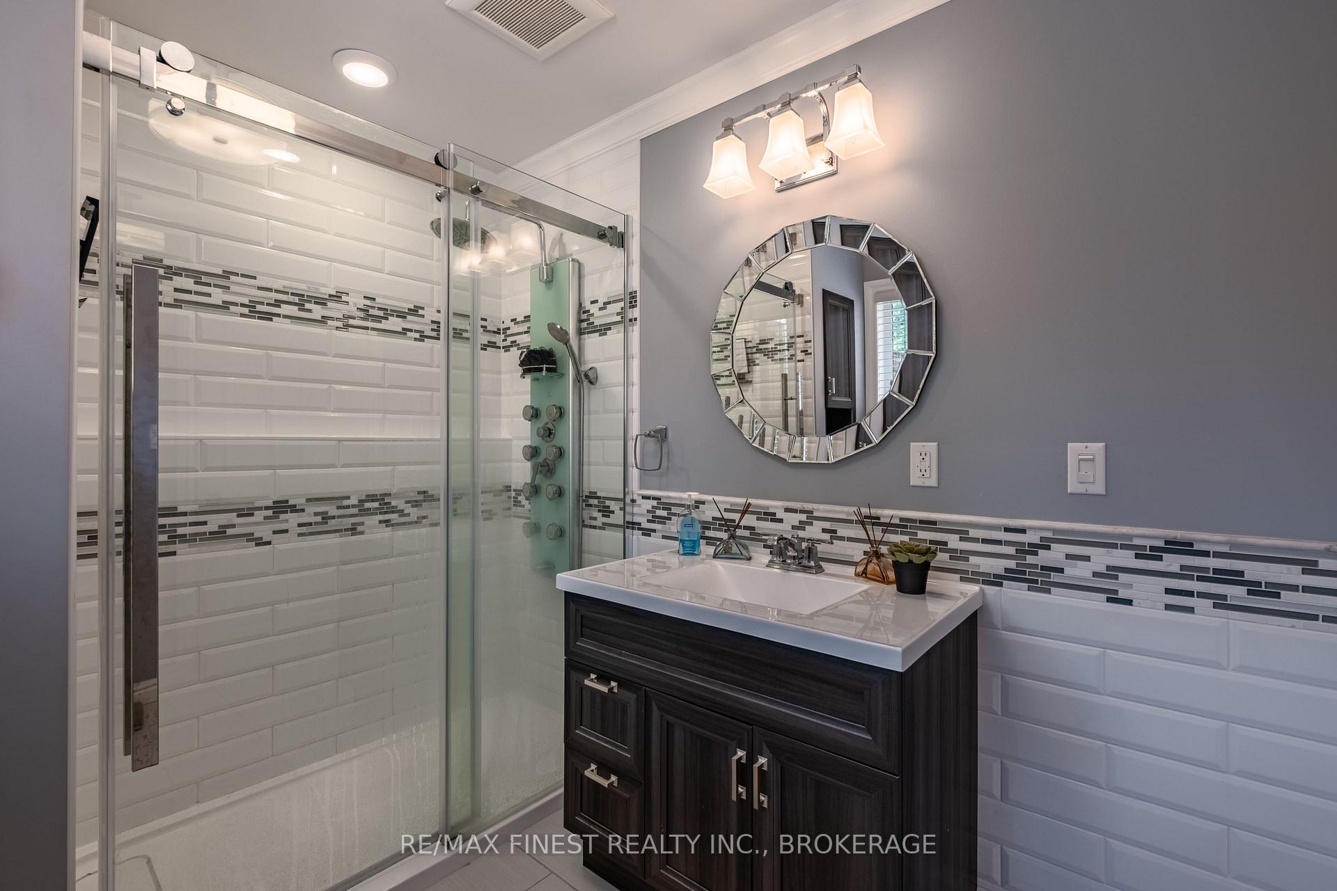 Photo 19 of 155 Elmwood Drive, Gananoque — HOMEH