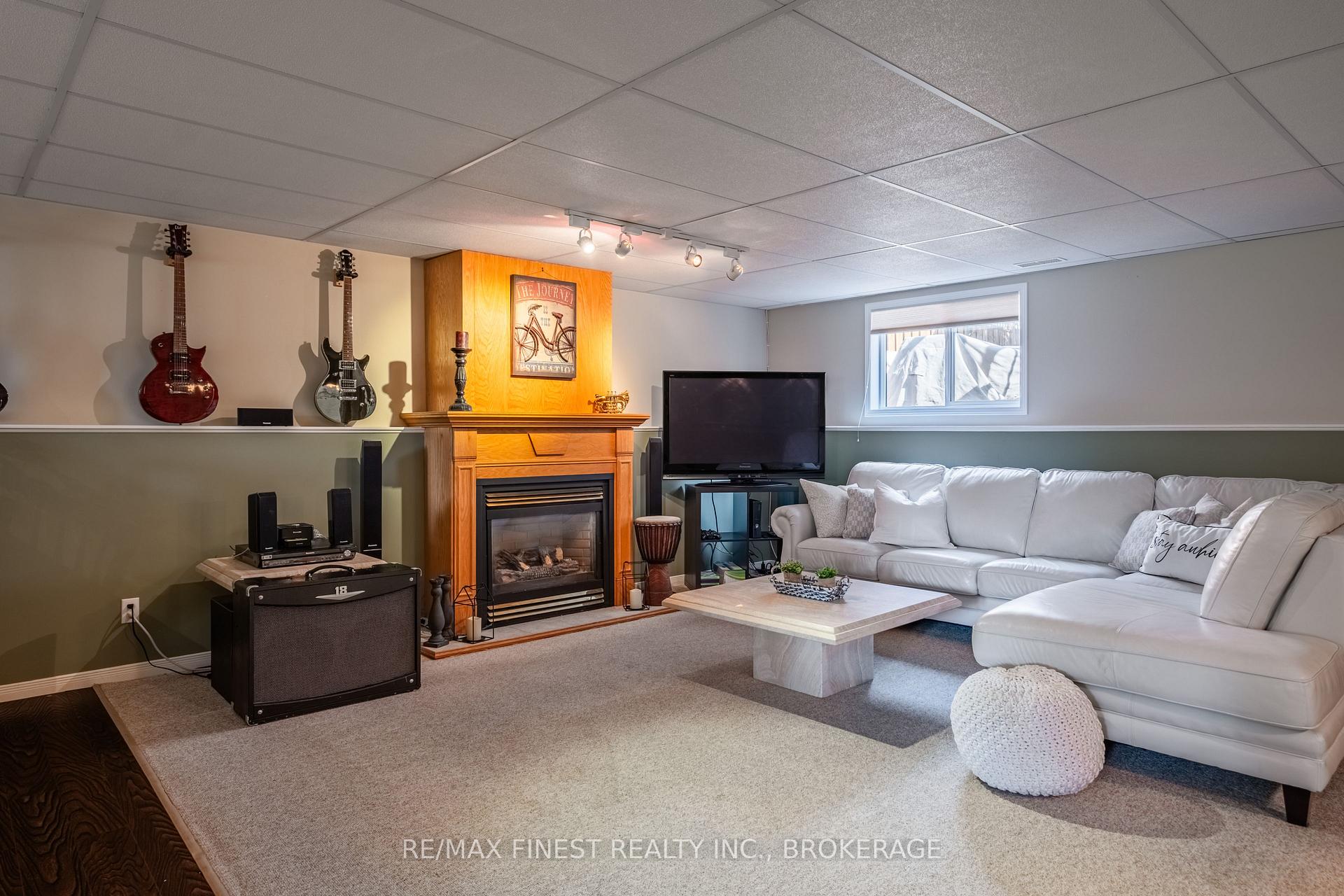 Photo 23 of 155 Elmwood Drive, Gananoque — HOMEH