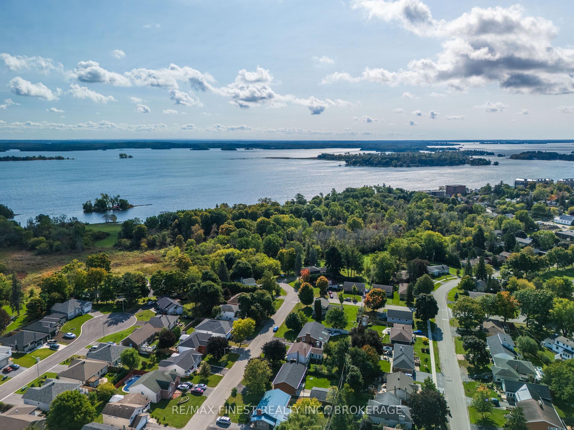 Photo 37 of 155 Elmwood Drive, Gananoque — HOMEH
