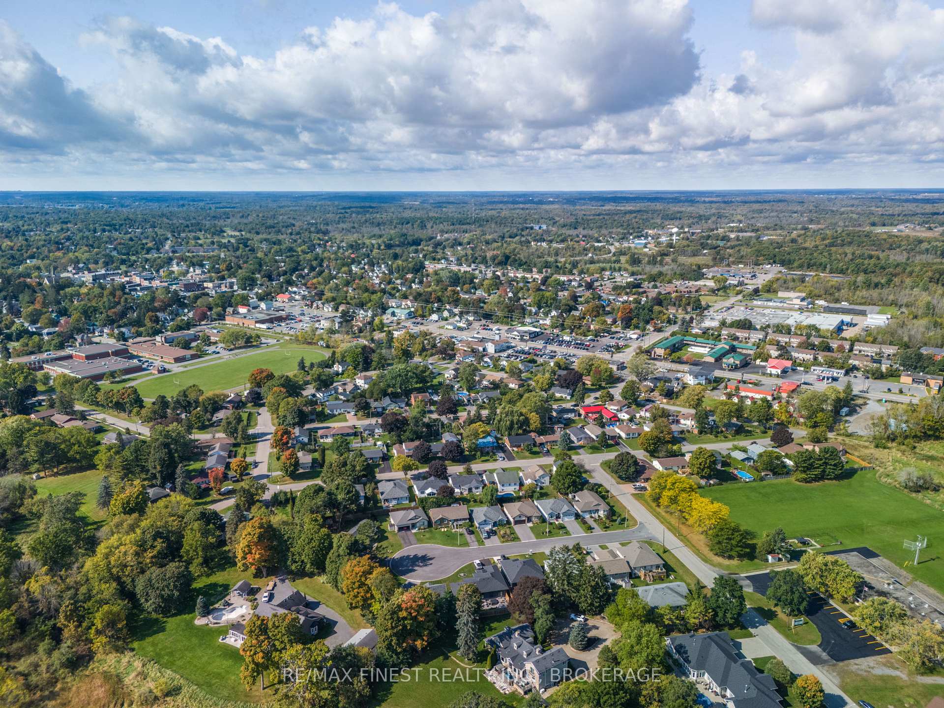 Photo 40 of 155 Elmwood Drive, Gananoque — HOMEH