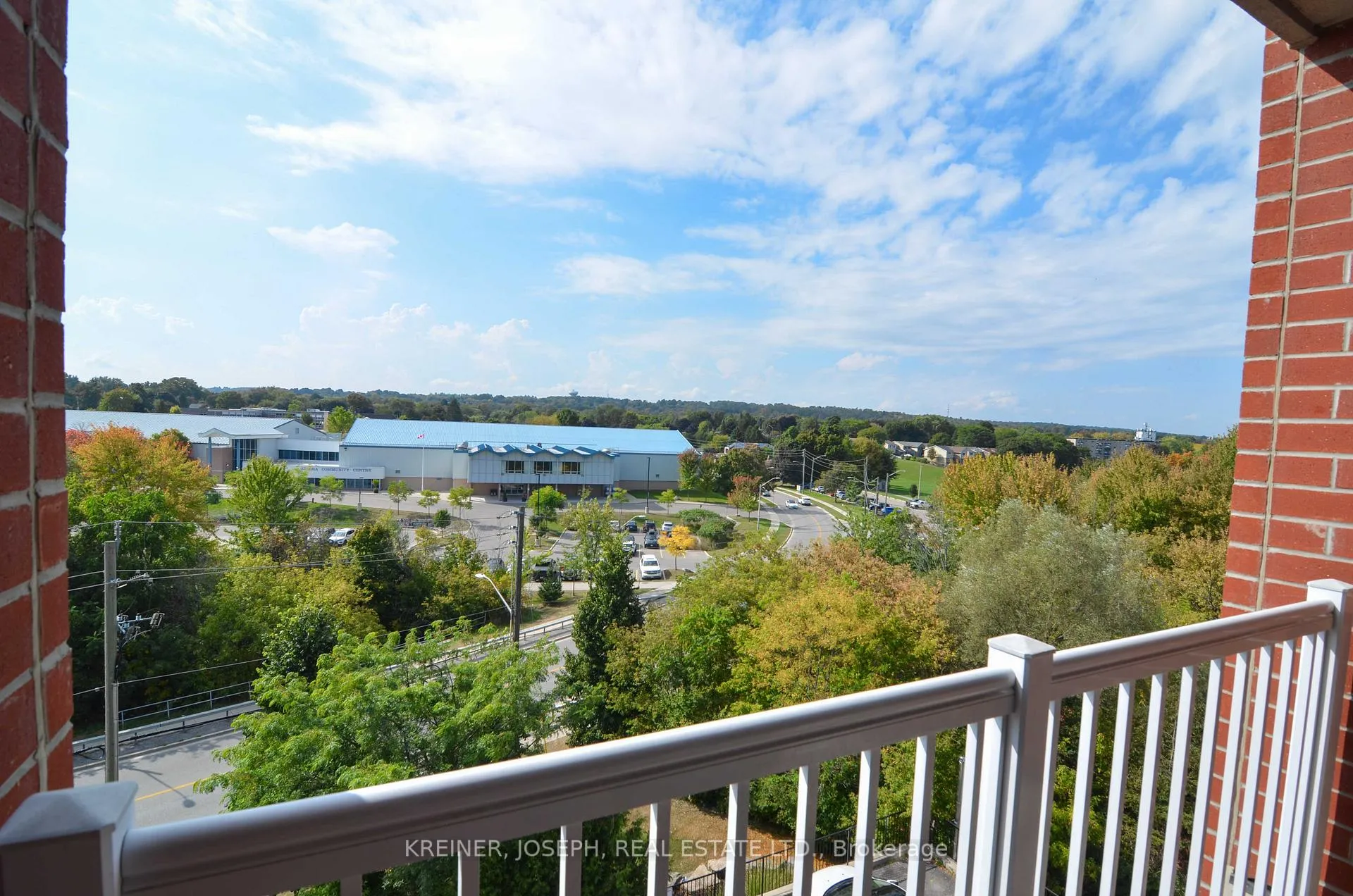 Photo 24 of Unit 404, 15450 Yonge Street, Aurora, Aurora Heights — HOMEH