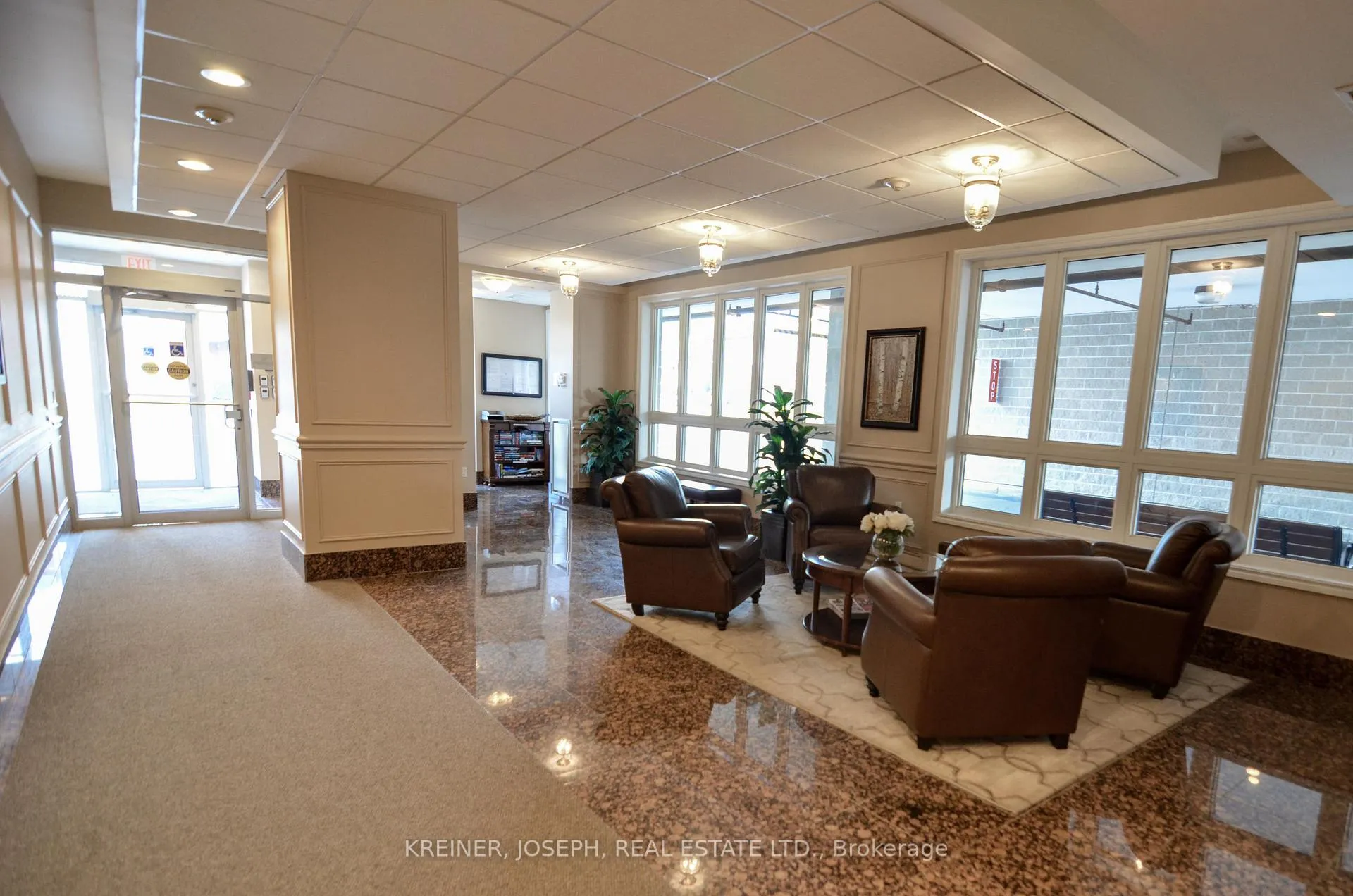 Photo 33 of Unit 404, 15450 Yonge Street, Aurora, Aurora Heights — HOMEH