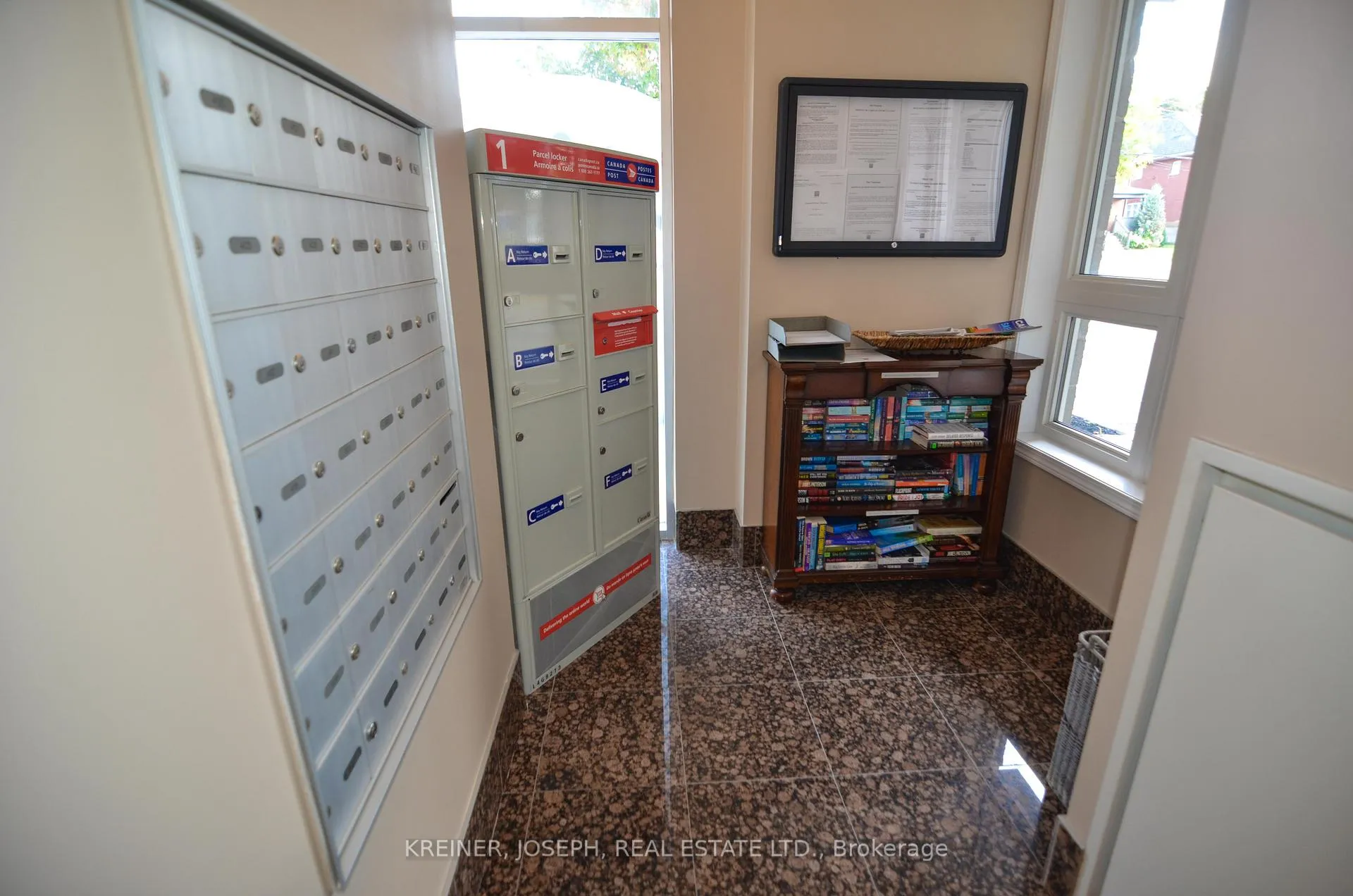 Photo 34 of Unit 404, 15450 Yonge Street, Aurora, Aurora Heights — HOMEH