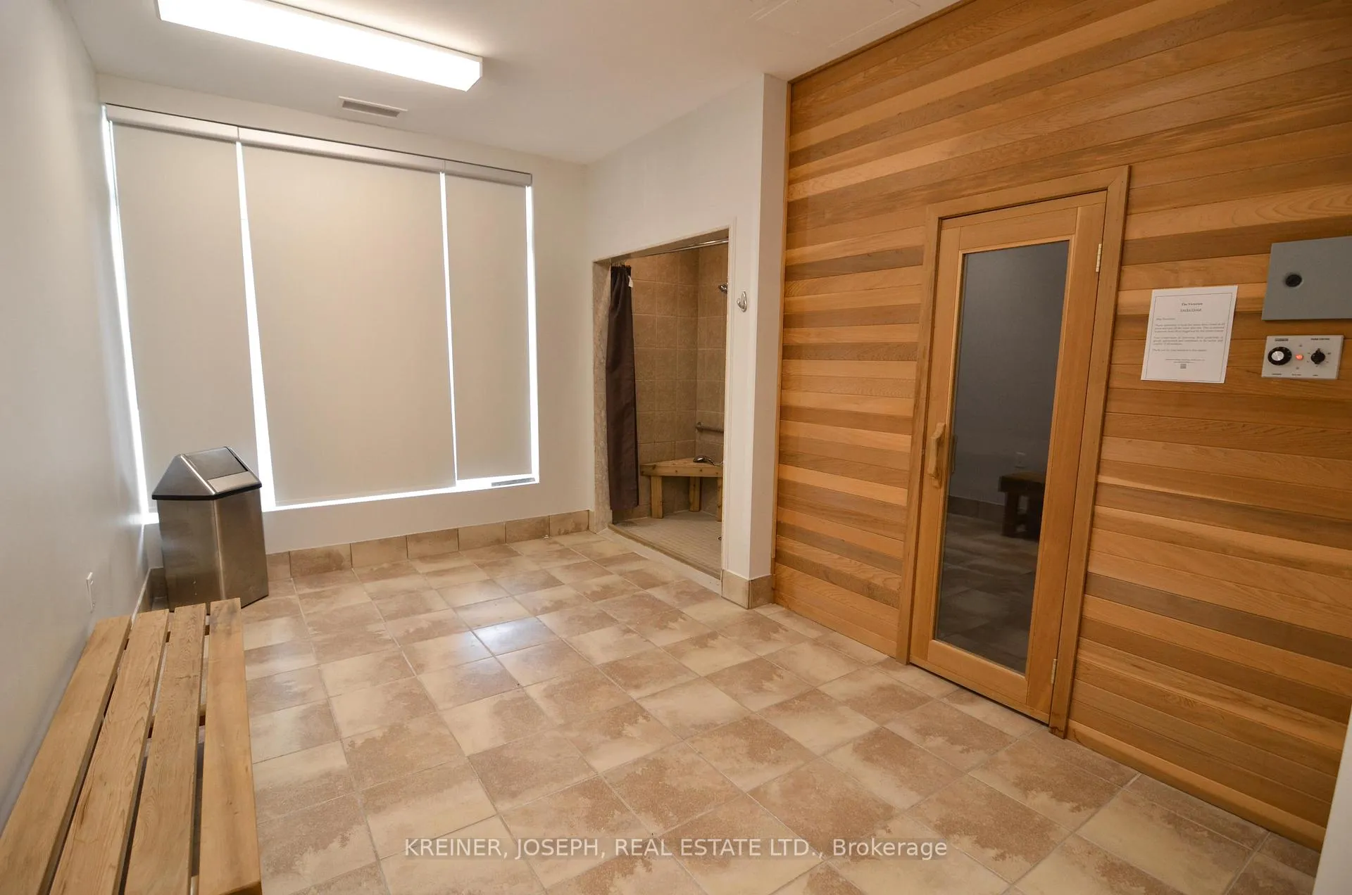 Photo 35 of Unit 404, 15450 Yonge Street, Aurora, Aurora Heights — HOMEH