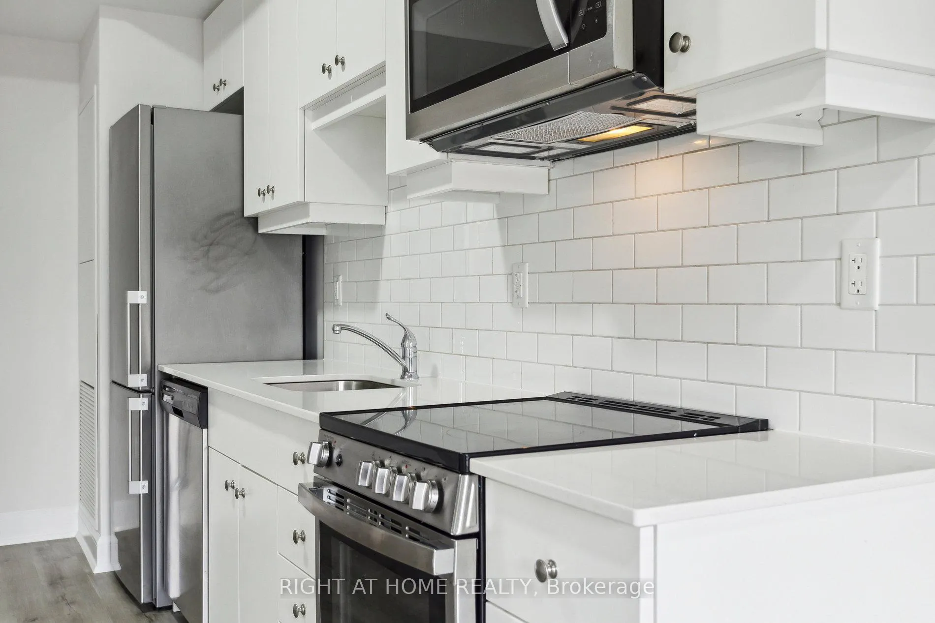 Photo 10 of Unit 608, 243 Northfield Drive E, Waterloo, Colonial Acres — HOMEH