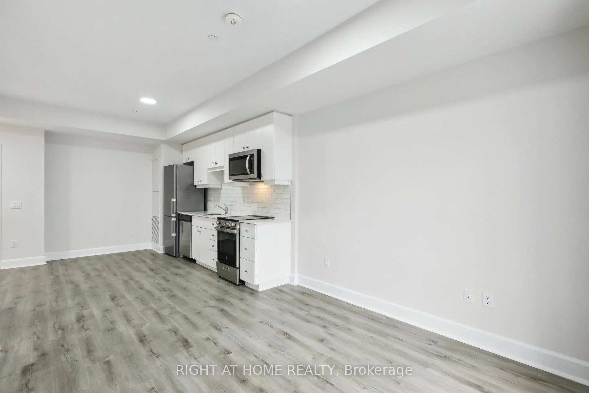 Photo 13 of Unit 608, 243 Northfield Drive E, Waterloo, Colonial Acres — HOMEH