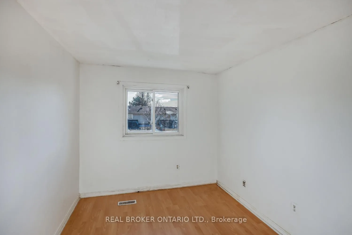 Photo 13 of Unit 26, 611 Galahad Drive, Oshawa, Eastdale — HOMEH