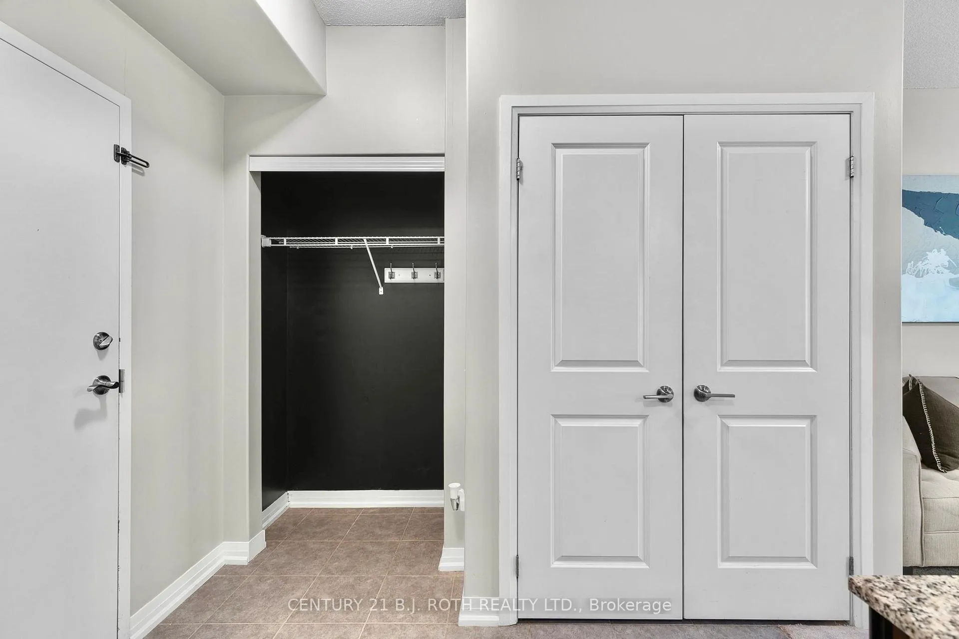 Photo 6 of Unit 108, 300 Essa Road, Barrie, 400 West — HOMEH