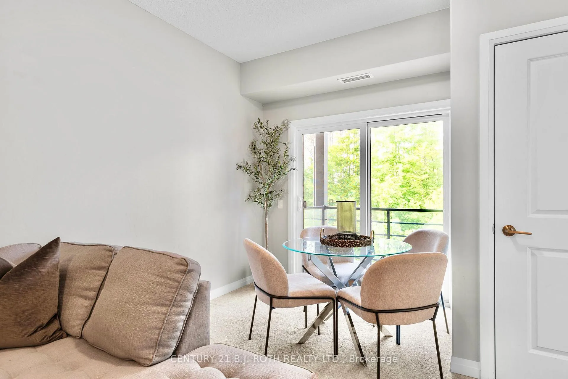 Photo 11 of Unit 108, 300 Essa Road, Barrie, 400 West — HOMEH