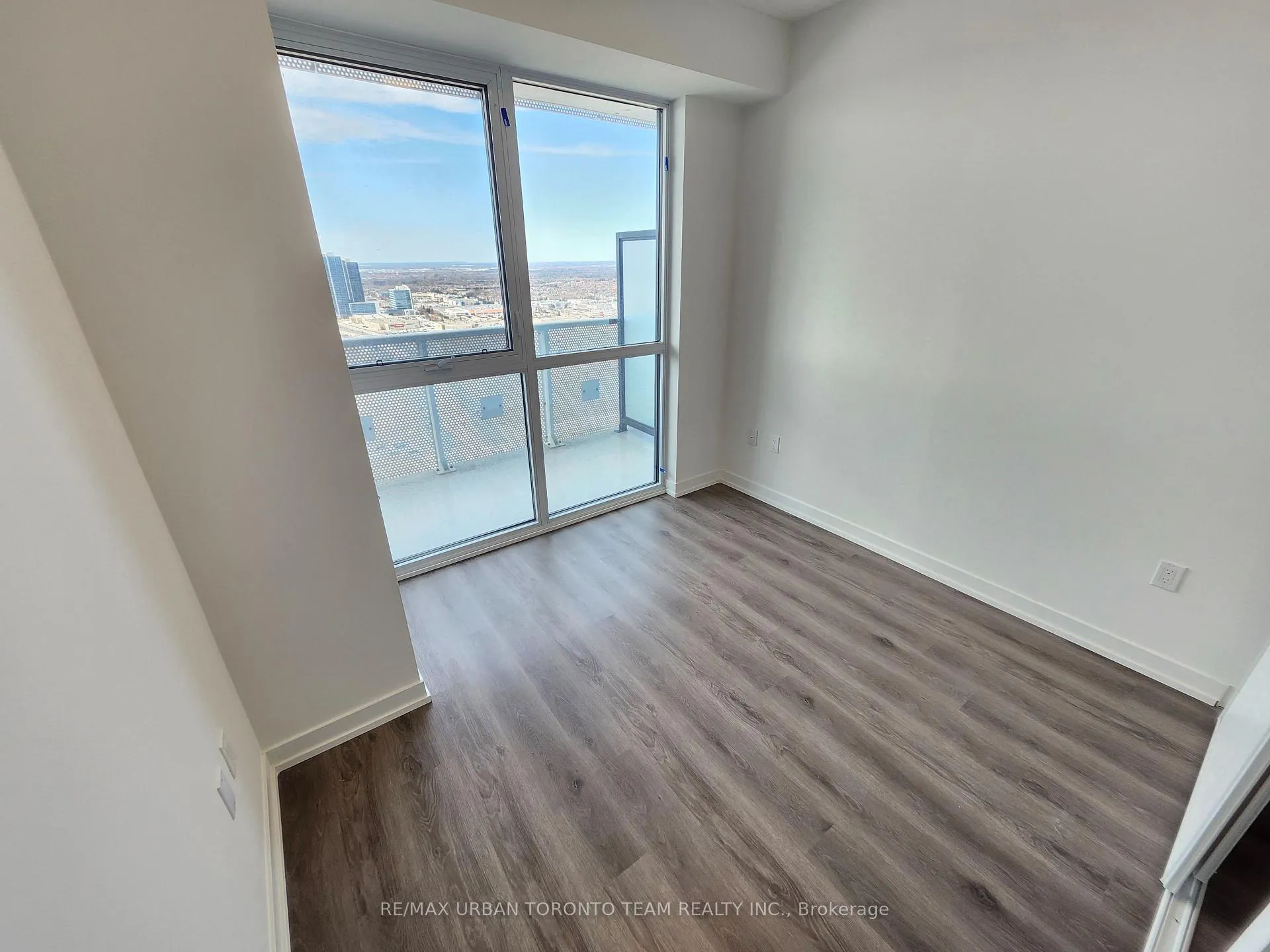 Photo 5 of Unit 3107, 225 Commerce St Street, Vaughan, Vaughan Corporate Centre — HOMEH