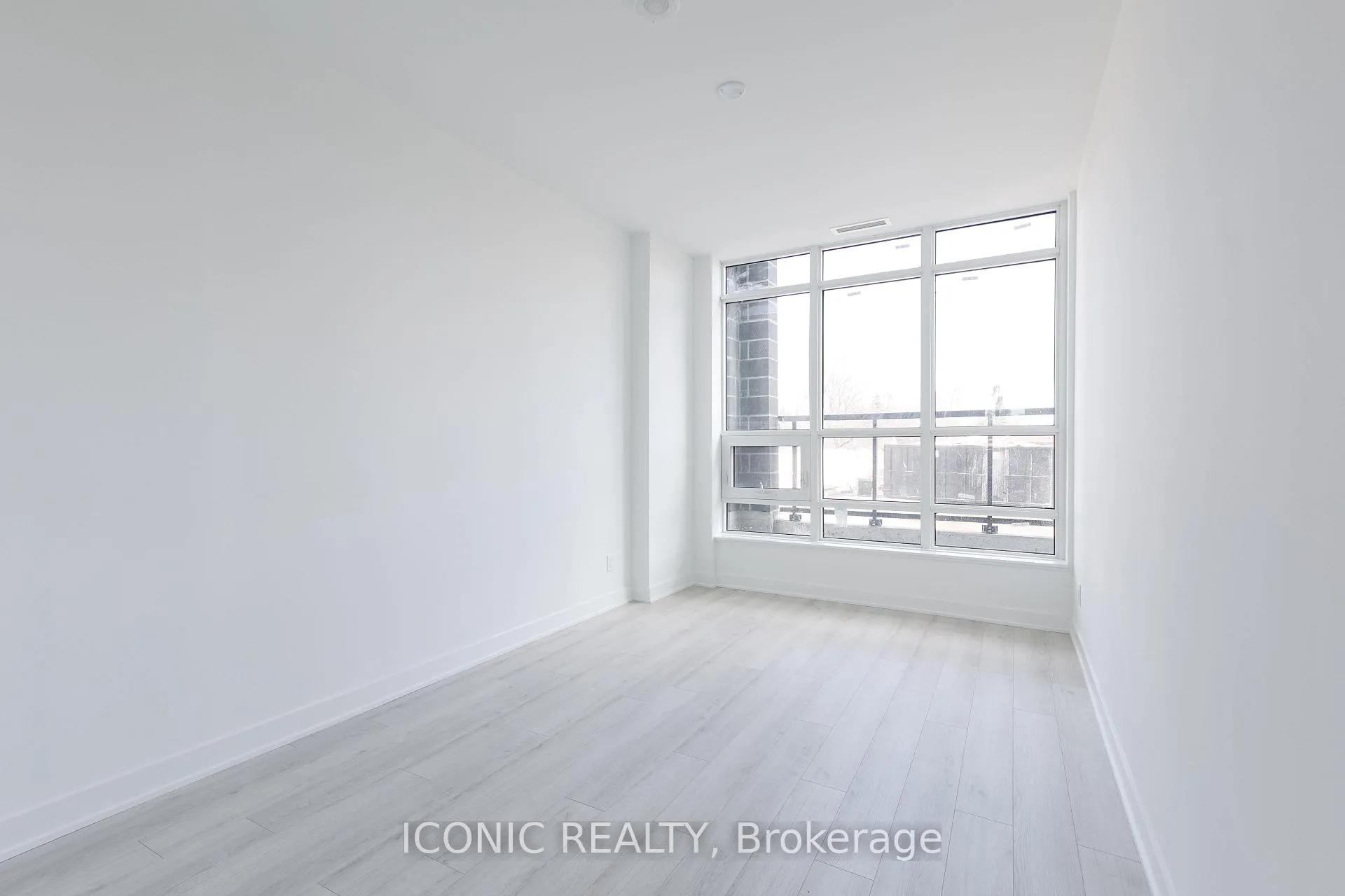 Photo 12 of Unit 107, 681 Yonge Street, Barrie, Painswick South — HOMEH