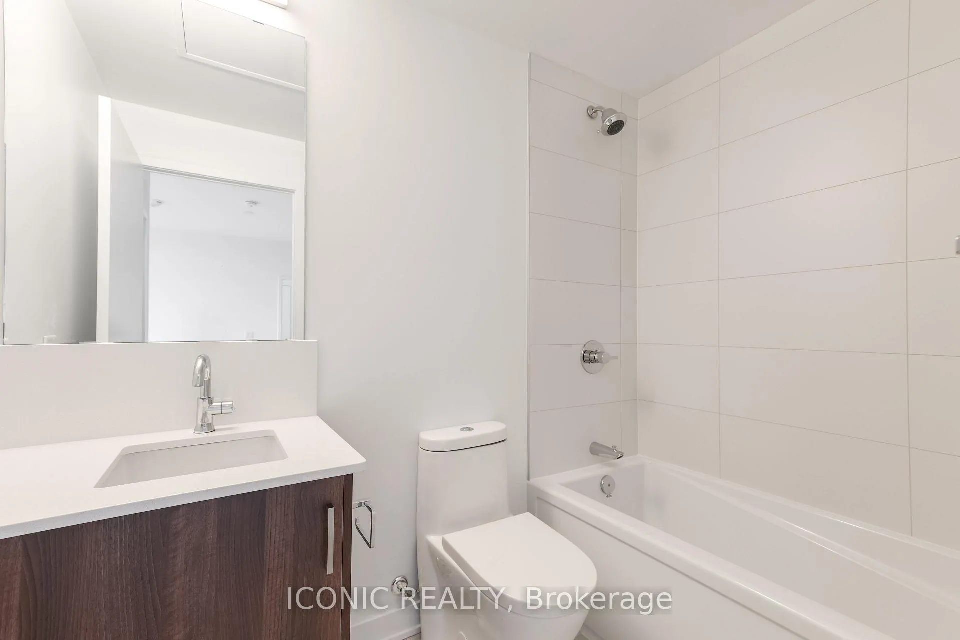 Photo 14 of Unit 107, 681 Yonge Street, Barrie, Painswick South — HOMEH