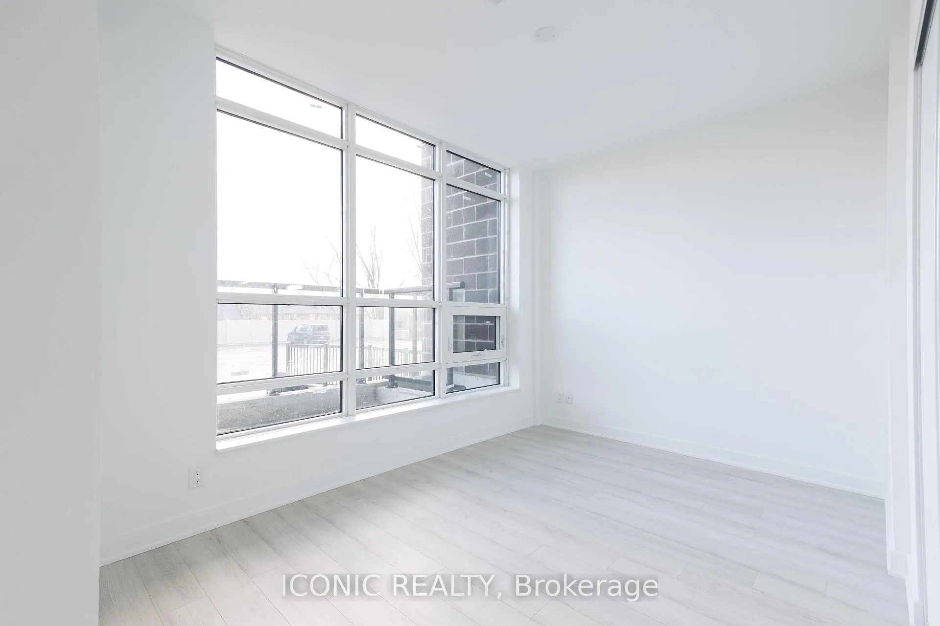 Photo 15 of Unit 107, 681 Yonge Street, Barrie, Painswick South — HOMEH