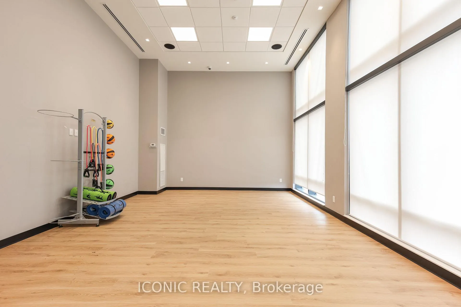 Photo 20 of Unit 107, 681 Yonge Street, Barrie, Painswick South — HOMEH
