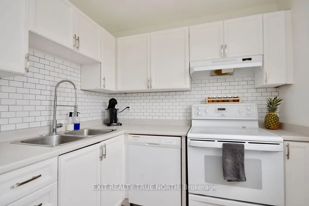 Photo 5 of Unit 7, 3 Sawmill Road, Barrie, Ardagh — HOMEH