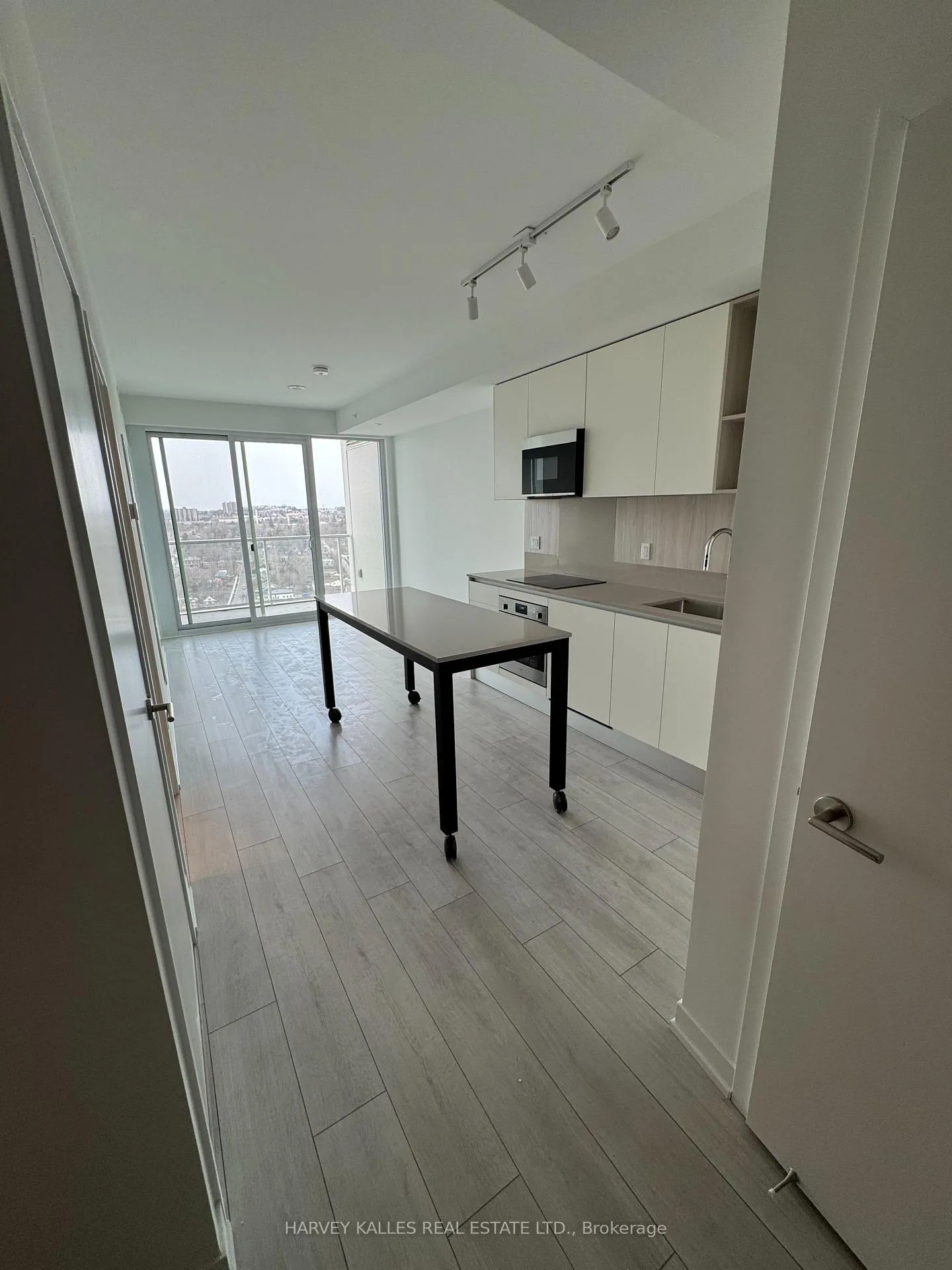 Photo 1 of Unit 2403, 39 Mary Street, Barrie, City Centre — HOMEH
