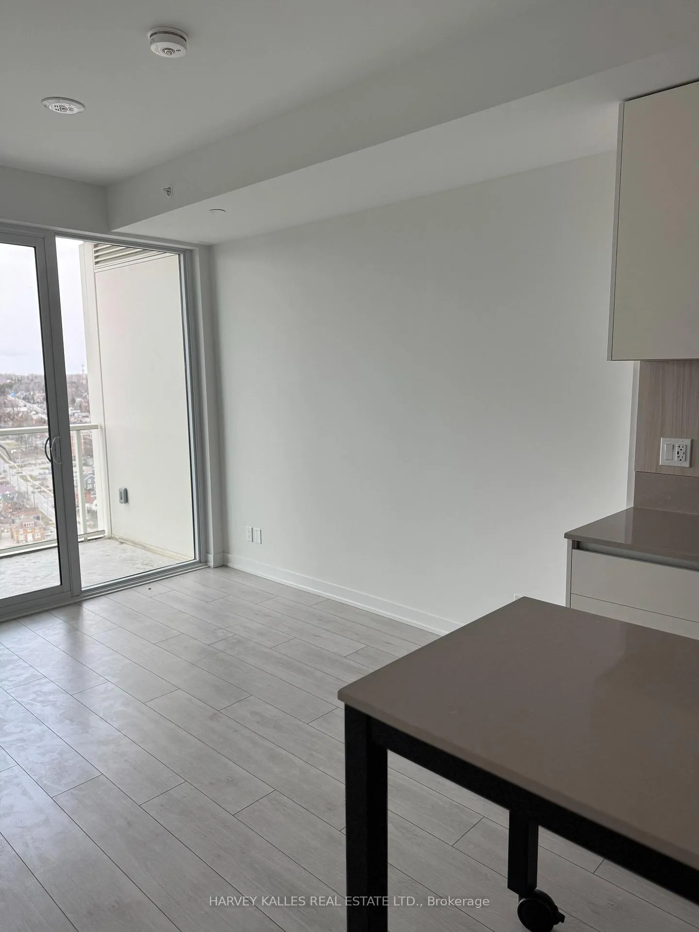Photo 6 of Unit 2403, 39 Mary Street, Barrie, City Centre — HOMEH