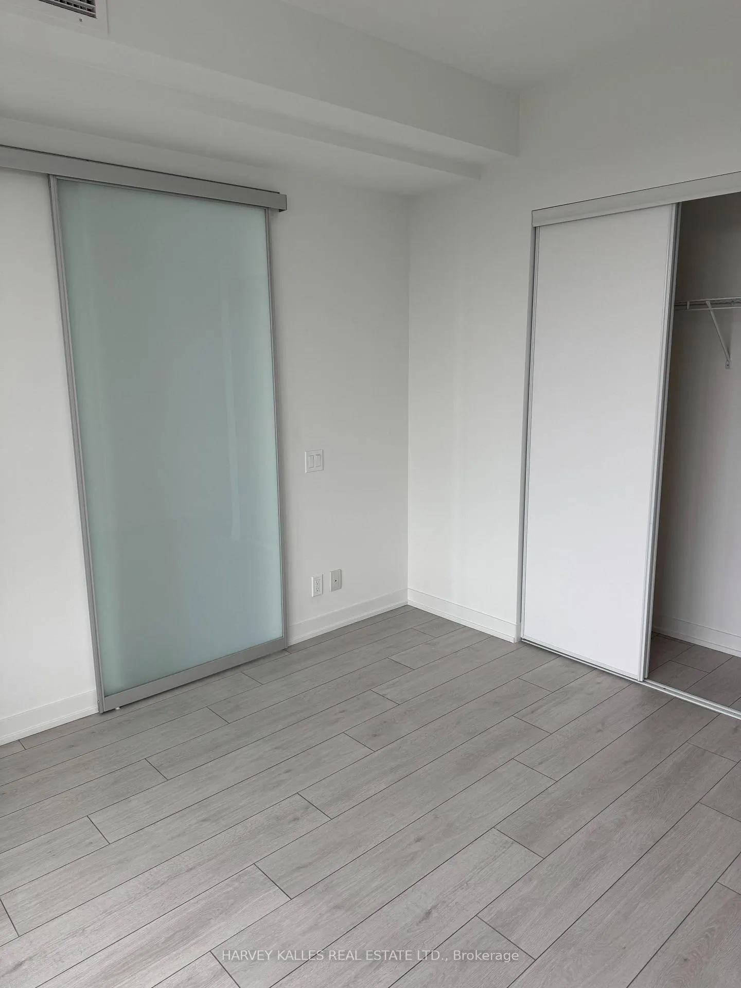 Photo 8 of Unit 2403, 39 Mary Street, Barrie, City Centre — HOMEH