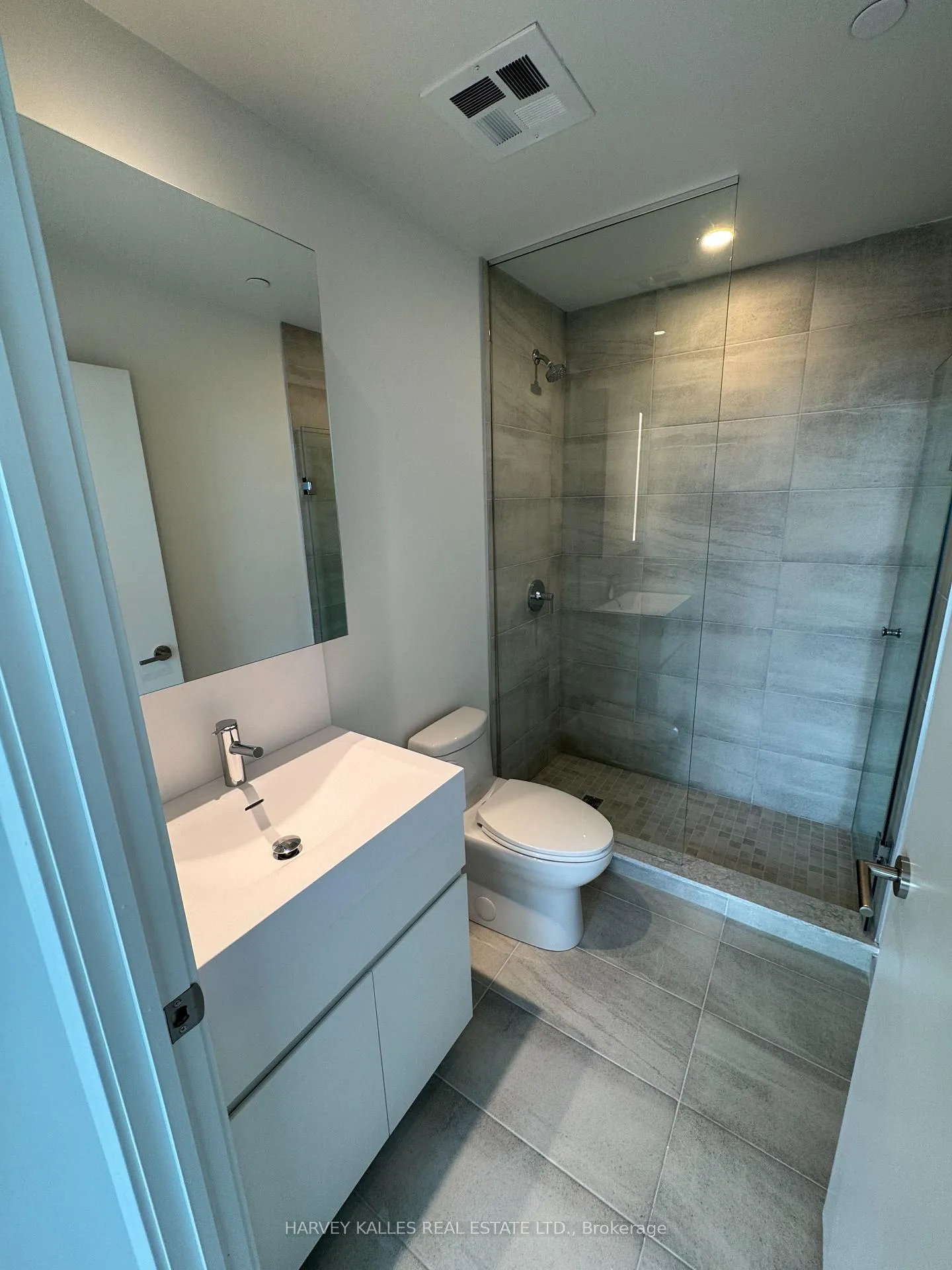 Photo 10 of Unit 2403, 39 Mary Street, Barrie, City Centre — HOMEH