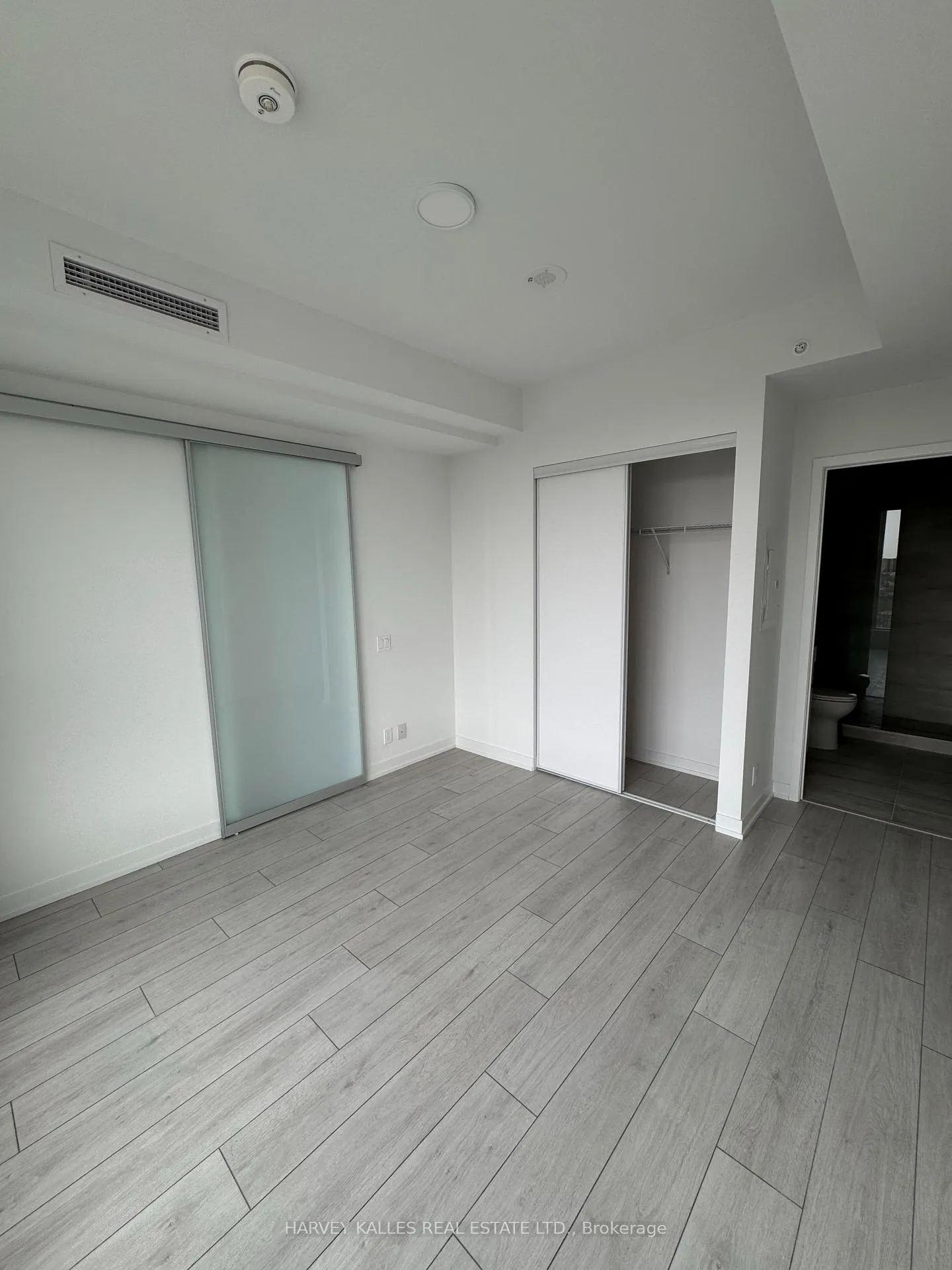 Photo 12 of Unit 2403, 39 Mary Street, Barrie, City Centre — HOMEH
