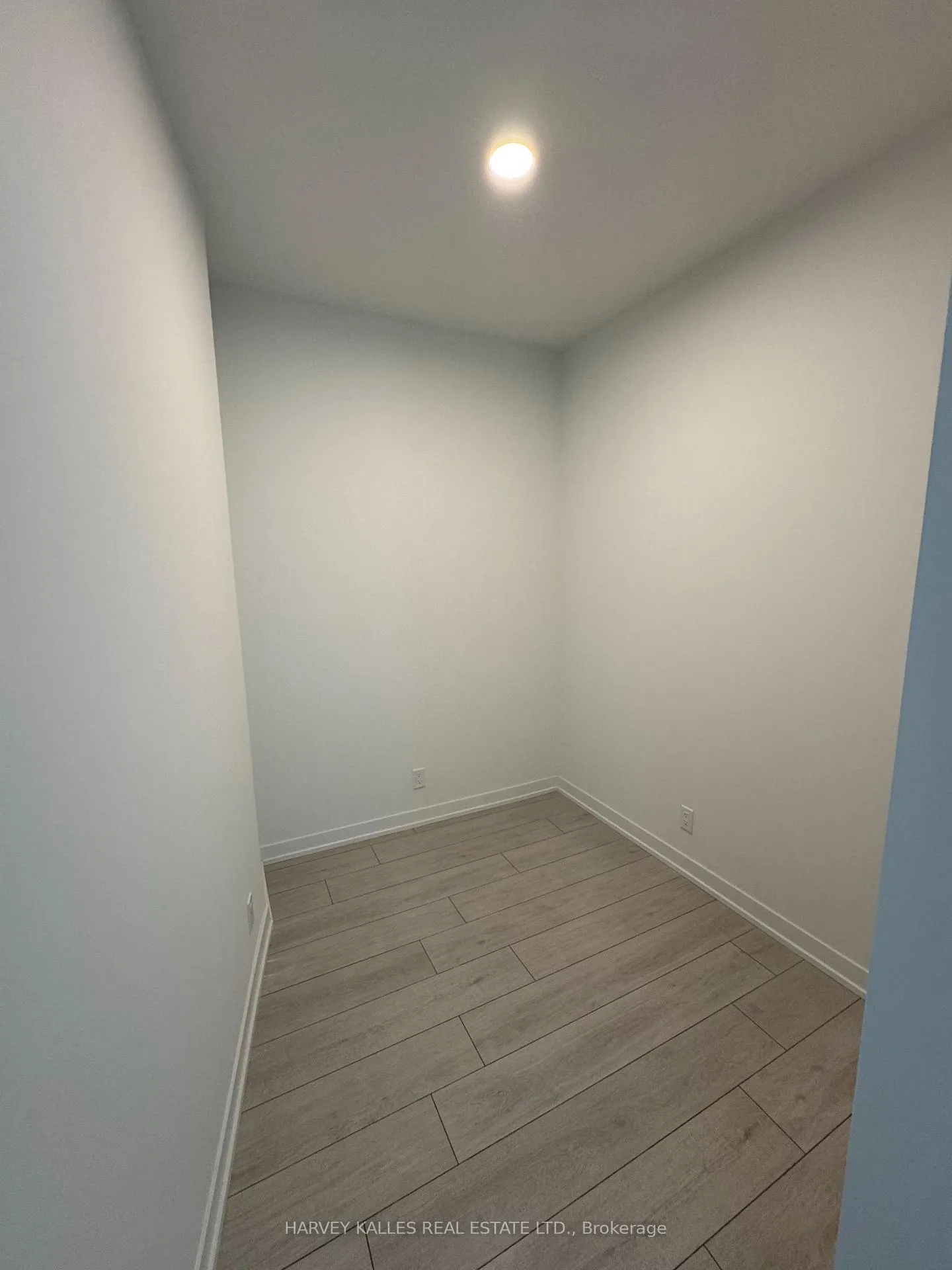 Photo 15 of Unit 2403, 39 Mary Street, Barrie, City Centre — HOMEH