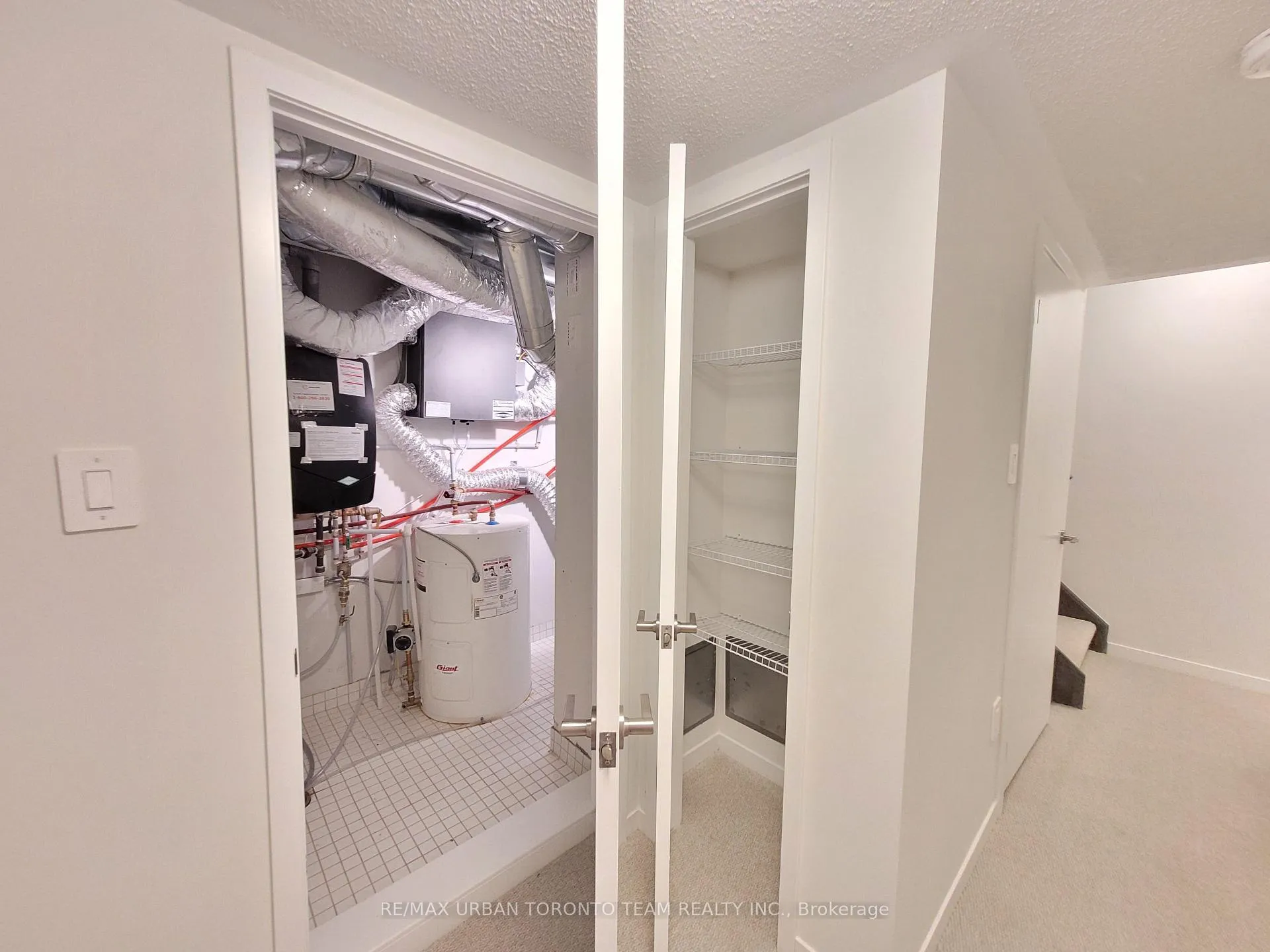 Photo 13 of Unit 88, 39 Honeycrisp Crescent, Vaughan, Vaughan Corporate Centre — HOMEH