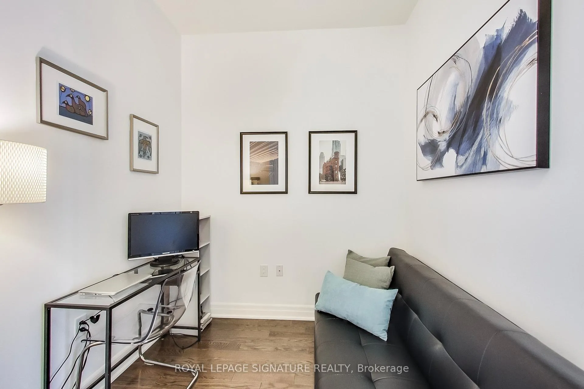 Photo 4 of Unit 1104, 8 The Esplanade, Toronto, Waterfront Communities — HOMEH