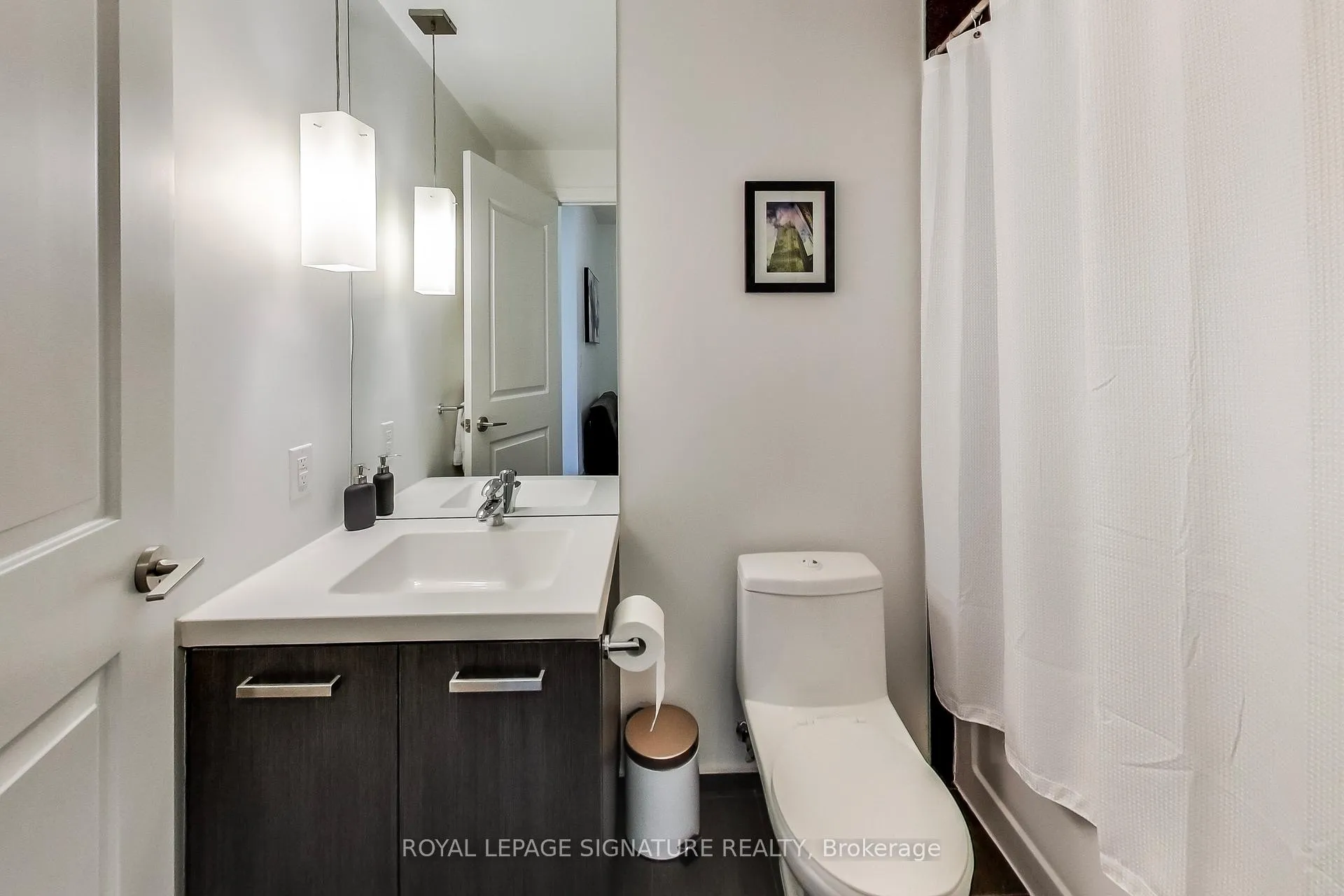 Photo 5 of Unit 1104, 8 The Esplanade, Toronto, Waterfront Communities — HOMEH