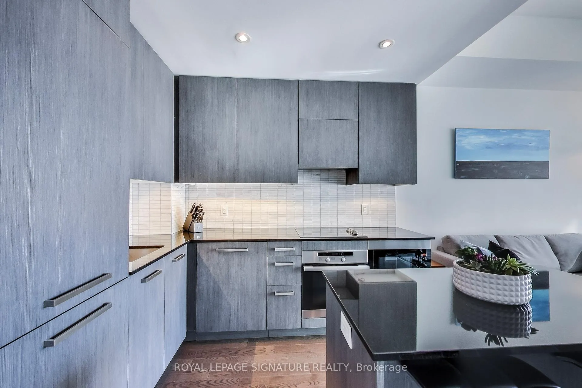 Photo 6 of Unit 1104, 8 The Esplanade, Toronto, Waterfront Communities — HOMEH