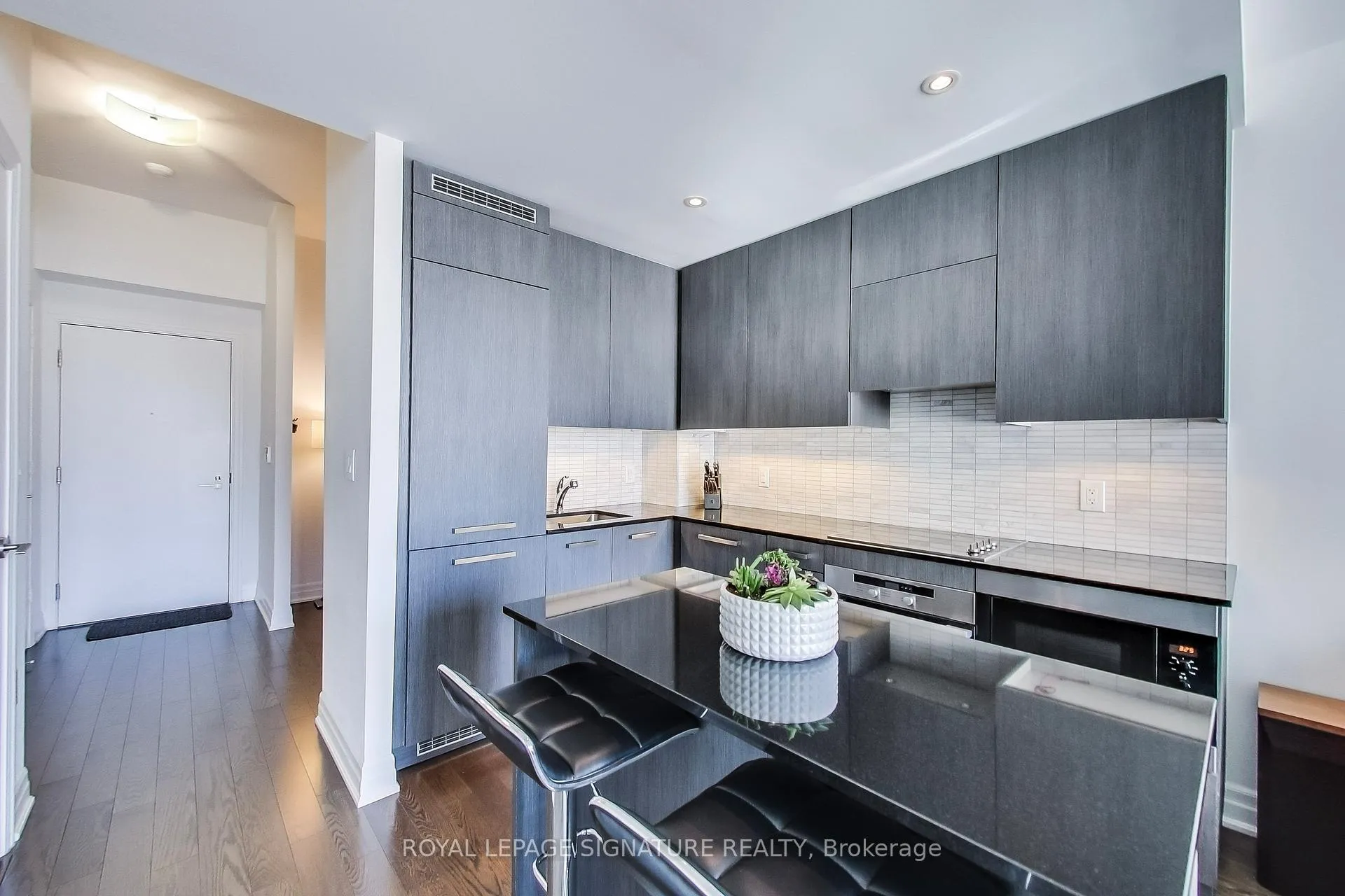 Photo 7 of Unit 1104, 8 The Esplanade, Toronto, Waterfront Communities — HOMEH