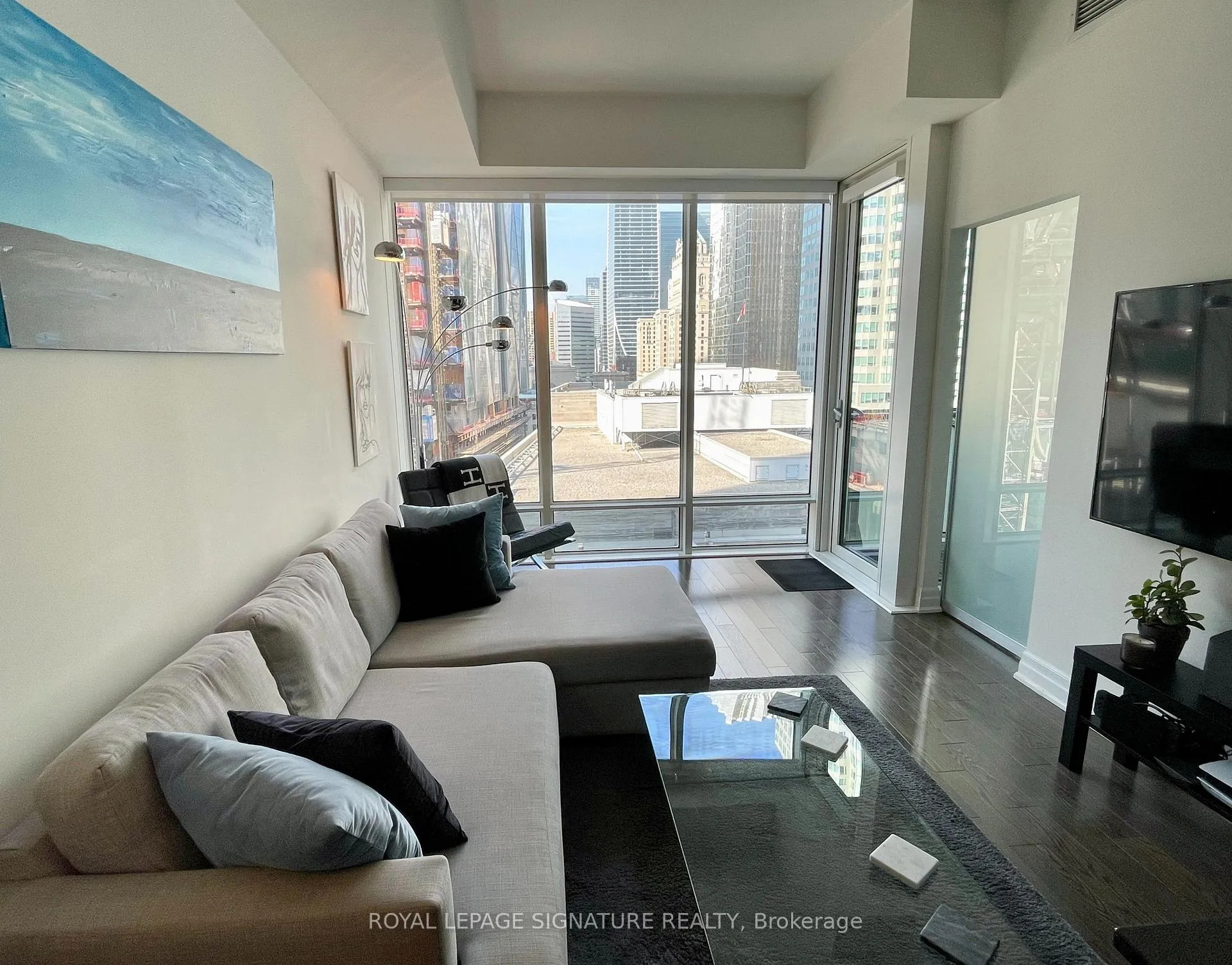 Photo 10 of Unit 1104, 8 The Esplanade, Toronto, Waterfront Communities — HOMEH