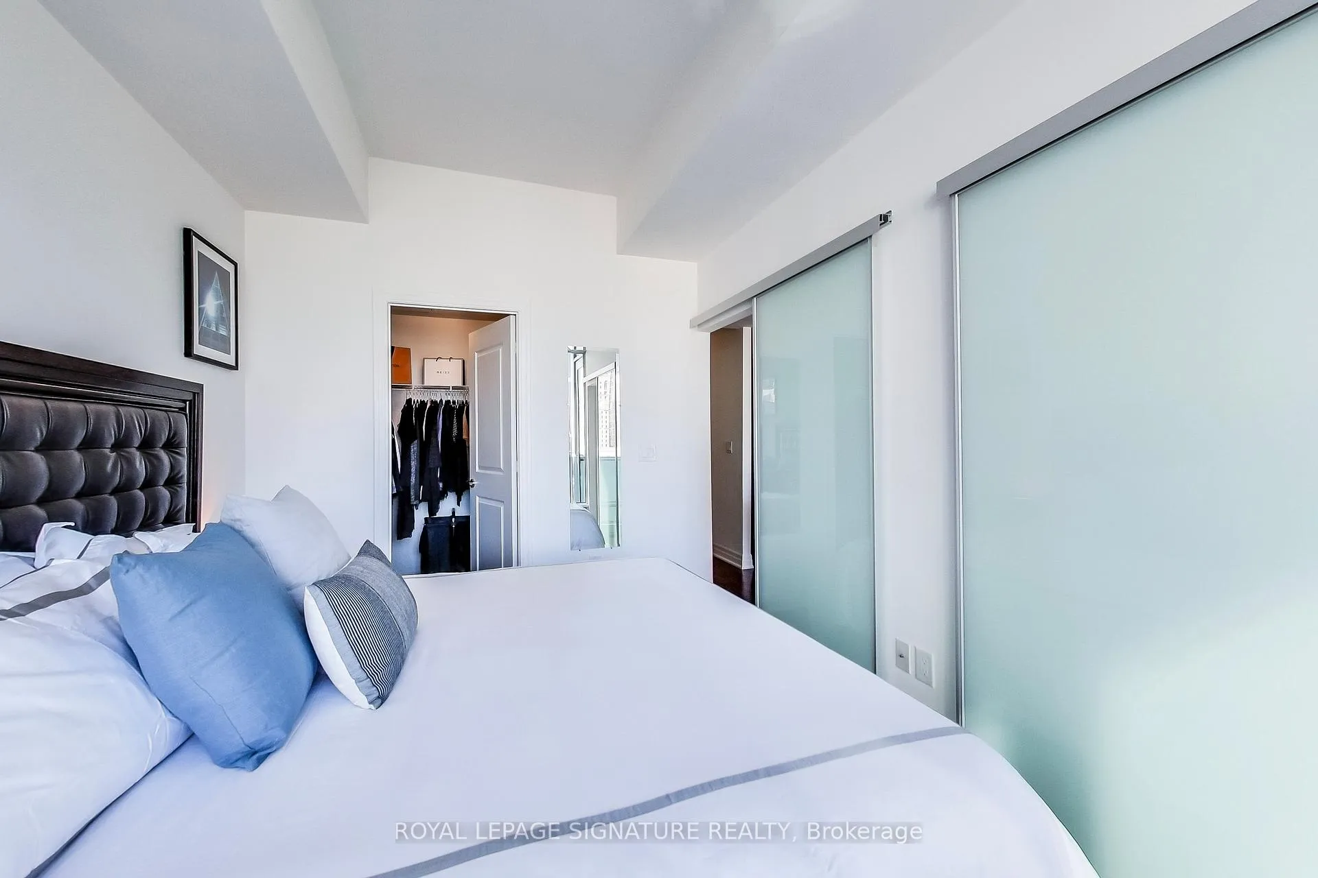 Photo 12 of Unit 1104, 8 The Esplanade, Toronto, Waterfront Communities — HOMEH