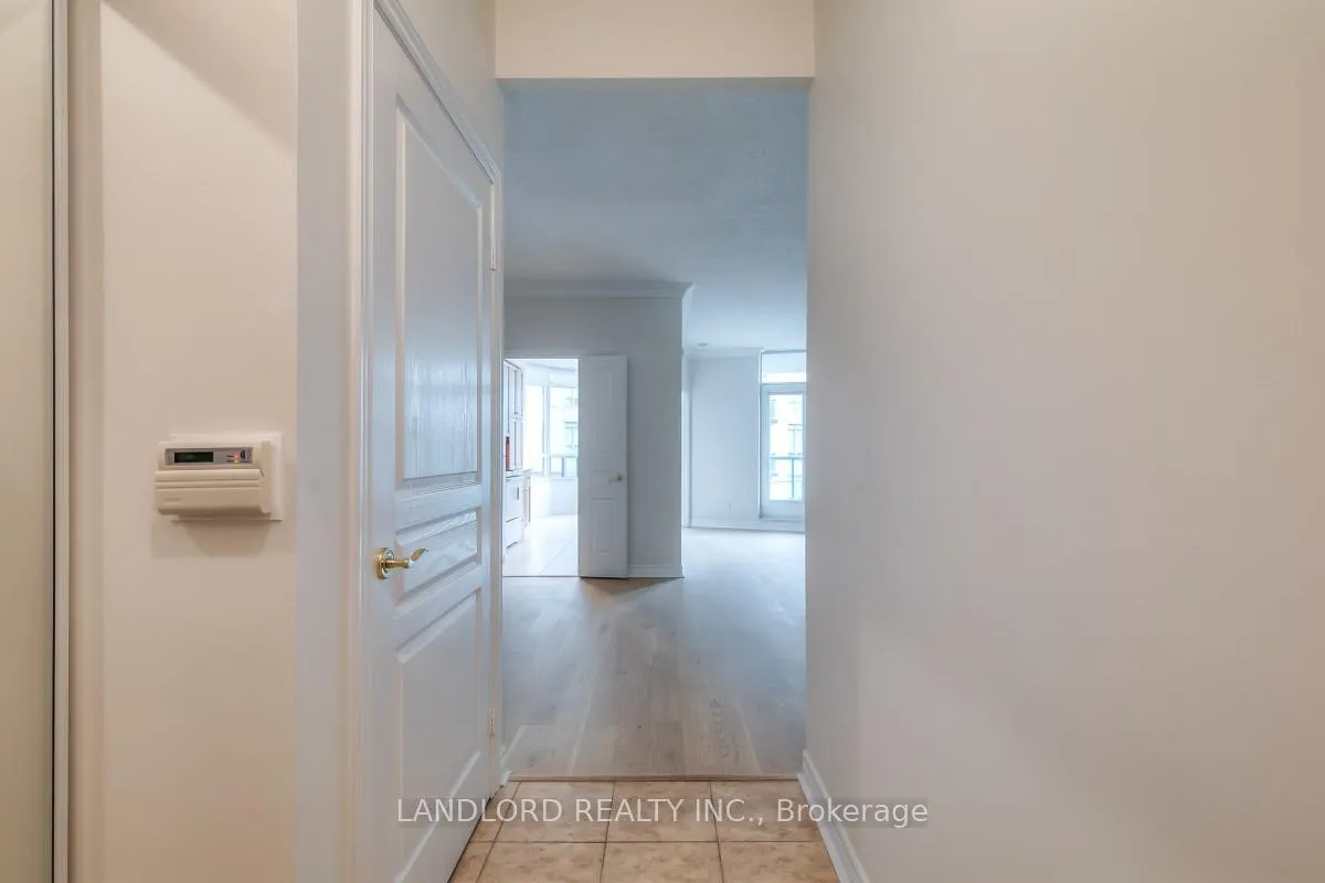 Photo 9 of Unit 325, 9 Boardwalk Drive, Toronto, The Beaches — HOMEH